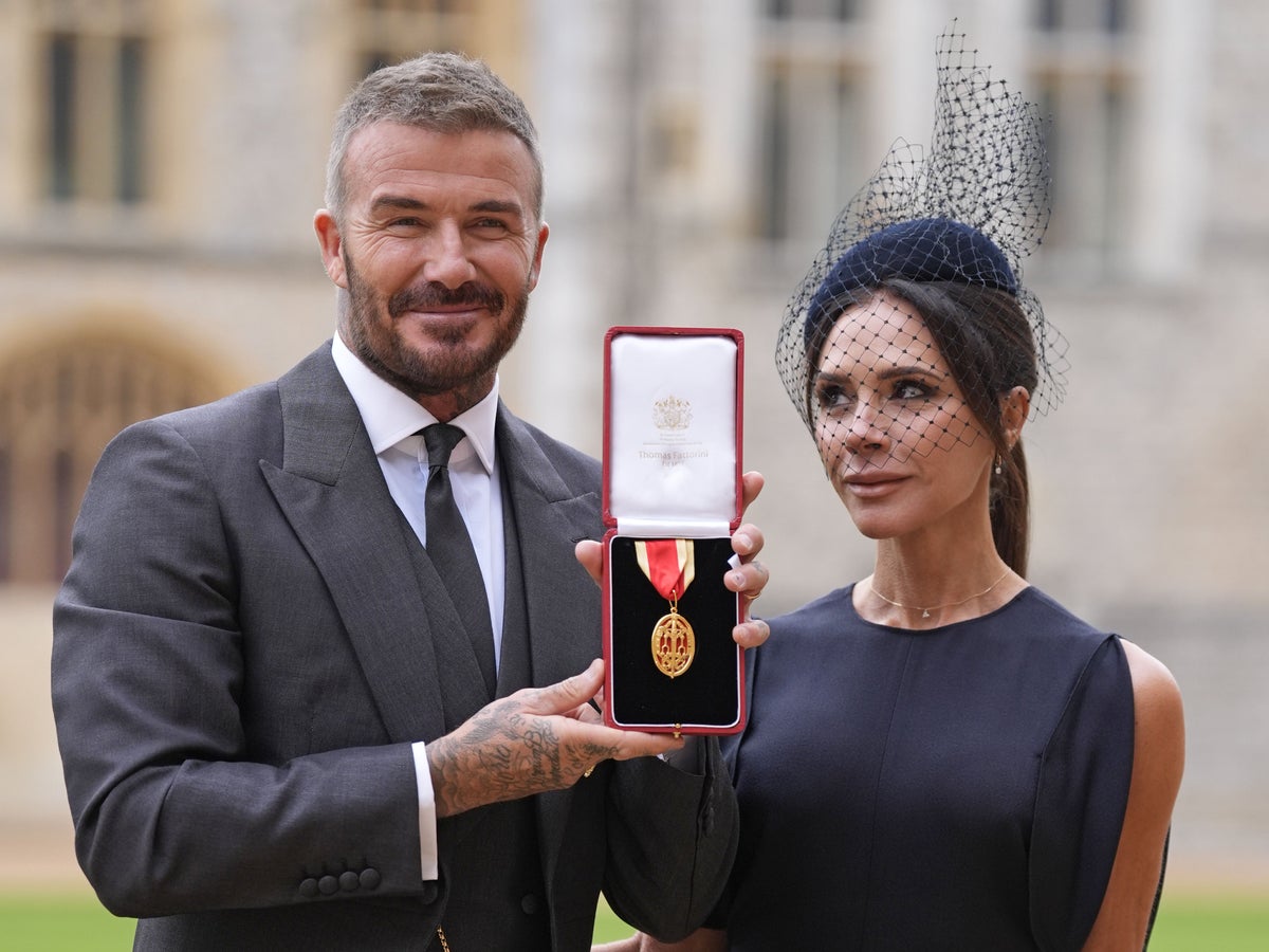 David Beckham, Britanya'nın ilk milyar sterlinlik spor yıldızı oldu.