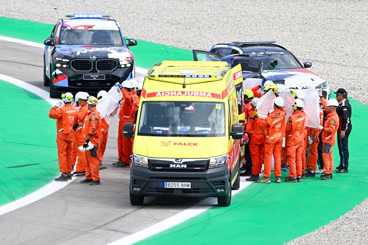 MotoGP'de Barcelona'da kazalarla dolu bir gün yaşandı, sürücüler endişelerini dile getirdi.