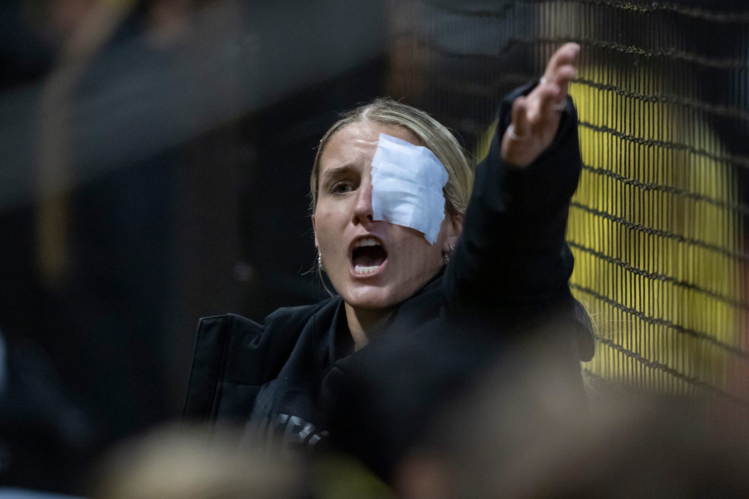 Oregon softball oyuncusu Lyndsey Grein, gözündeki enfeksiyon nedeniyle NCAA turnuvasında forma giyemeyecek.