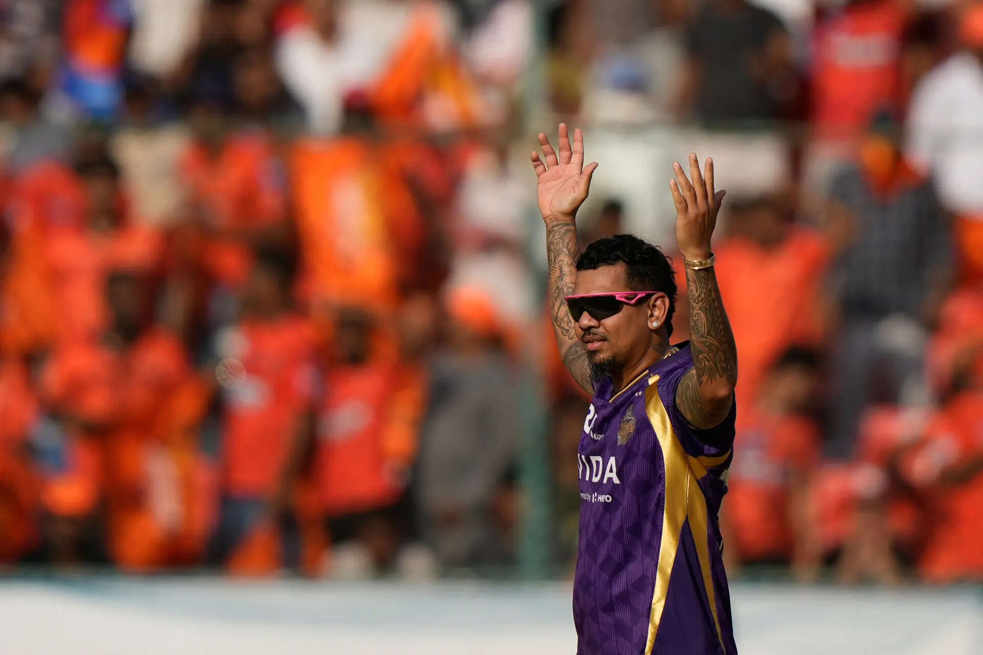 Sunil Narine, IPL tarihine geçerek 200 maç oynayan ilk yabancı oyuncu oldu.