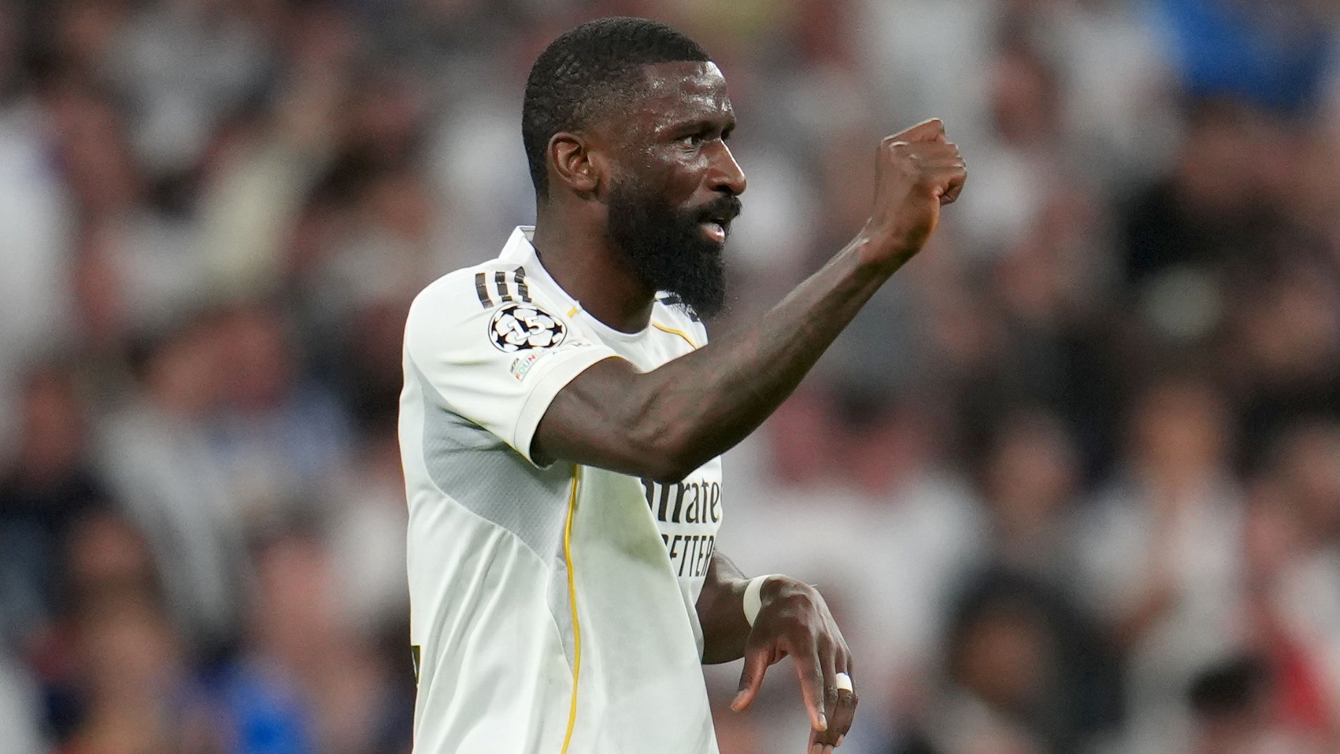 Antonio Rudiger, Mourinho ile çalışmak istediğini belirtti, Real Madrid ile sözleşme yenilemesi bekleniyor.