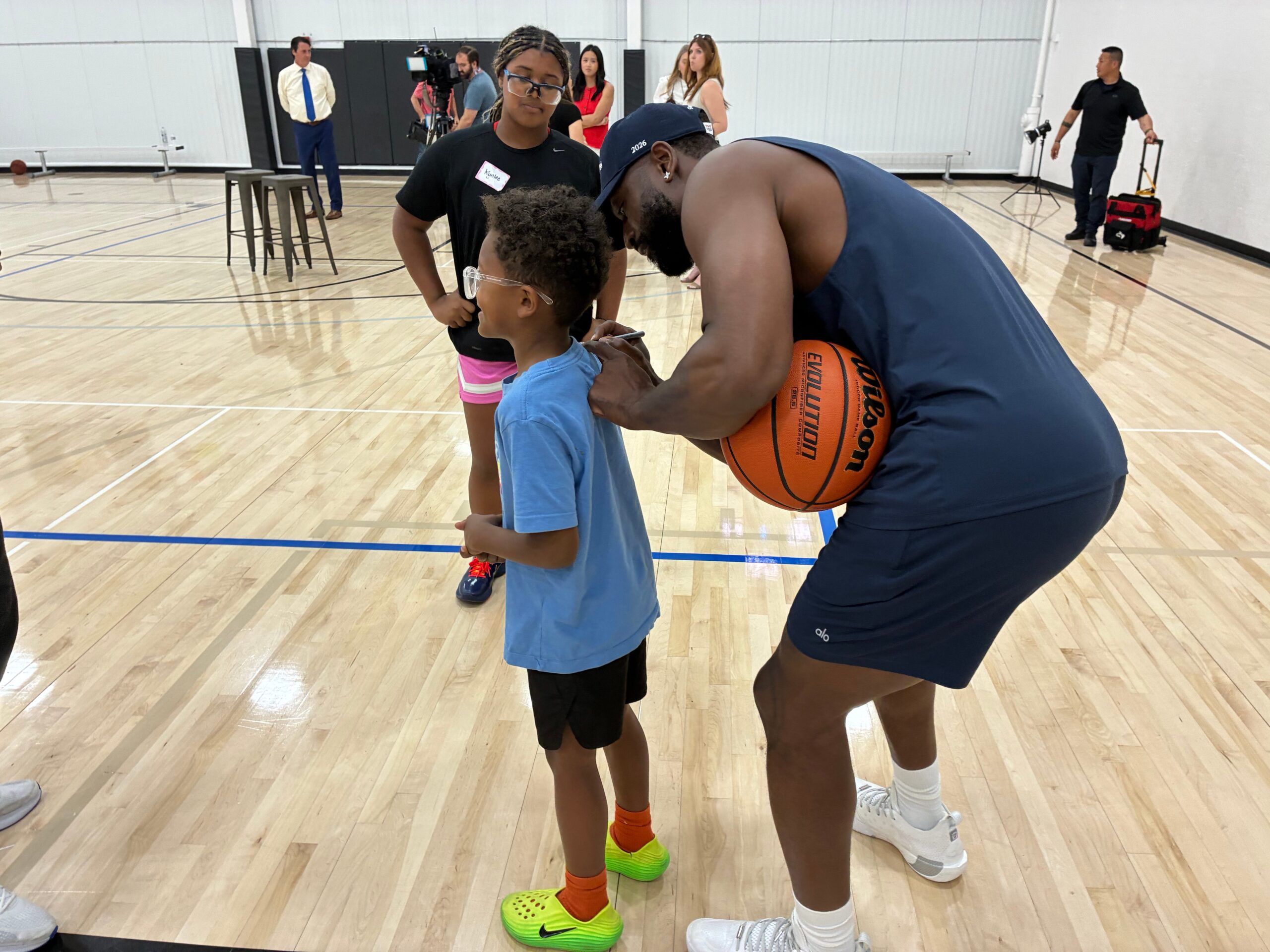 Dwyane Wade ve Travis Diener, Milwaukee'de okuma yazma için bağış toplayacak etkinlik düzenliyor.