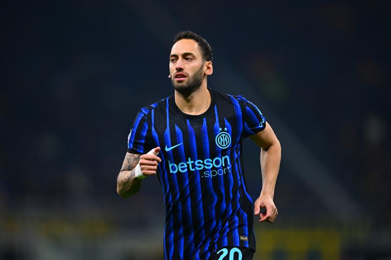 Hakan Çalhanoğlu, Türkiye'nin Dünya Kupası'ndaki ilk maçında Avustralya'ya 2-0 yenildi.
