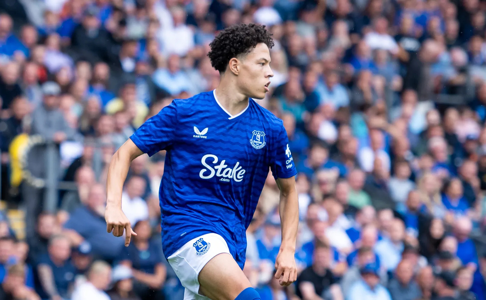 Isaac Heath, Everton'dan Cambridge United'a transfer oldu.