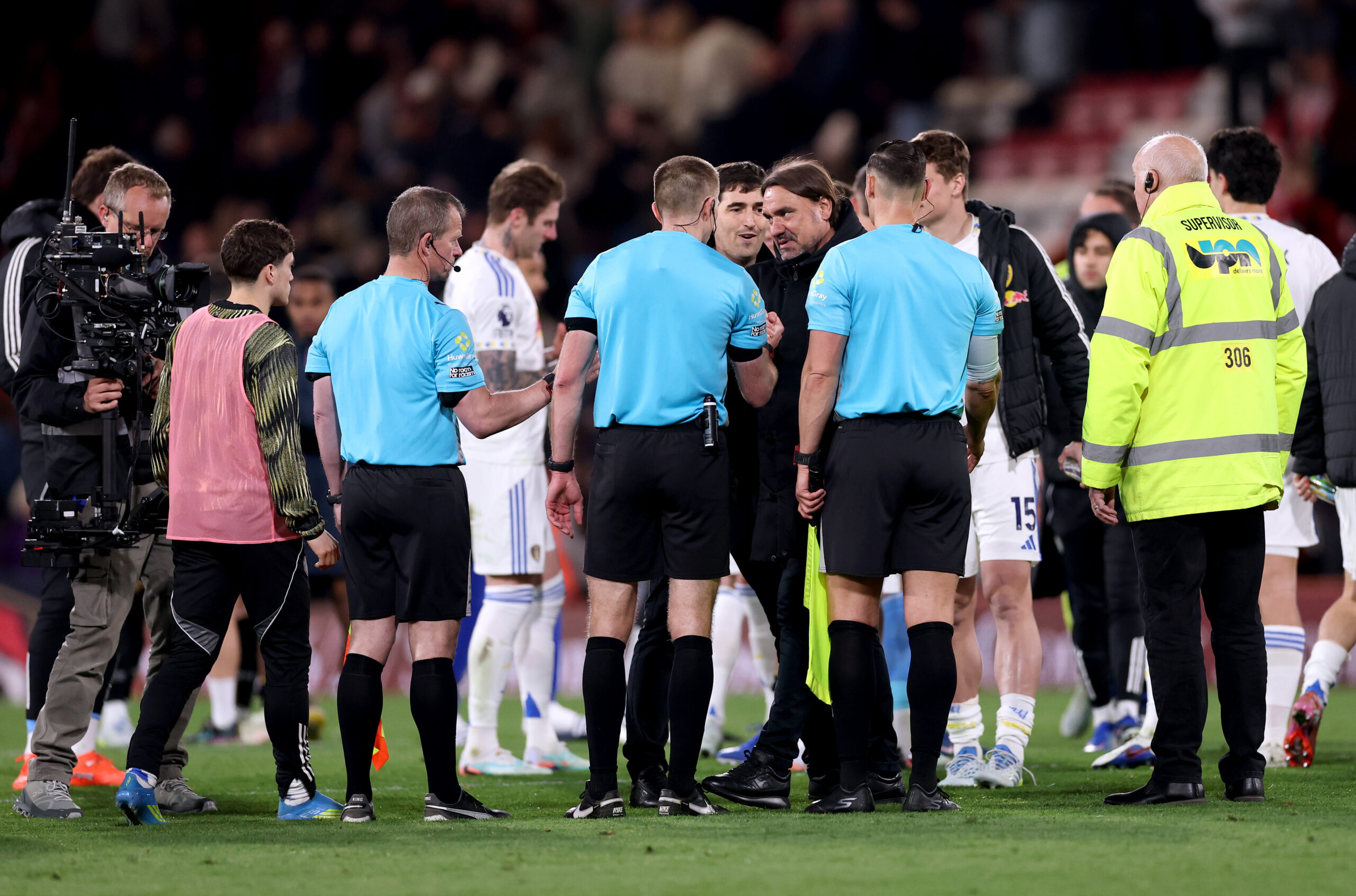 Leeds United, 21 yaşındaki Ligue 1 oyuncusu Lassine Sinayoko için görüşmelere başladı.