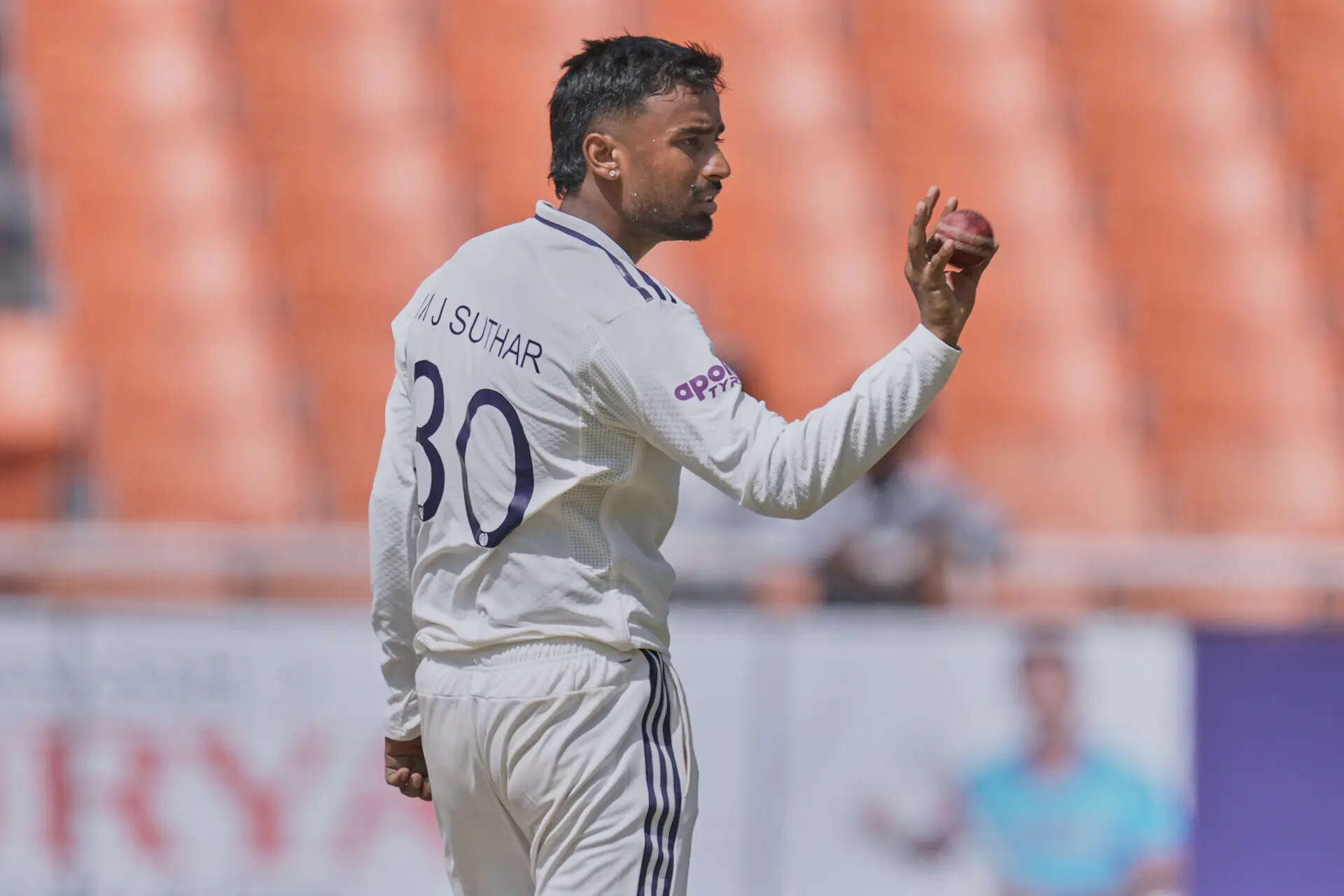 Manav Suthar, Hindistan milli takımına seçilmenin mutluluğunu yaşadı.