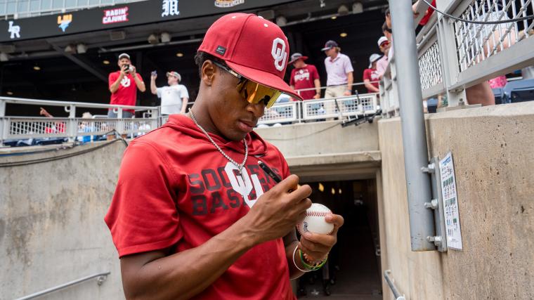Oklahoma ve North Carolina, 2026 College World Series Finali'nde karşı karşıya geliyor.