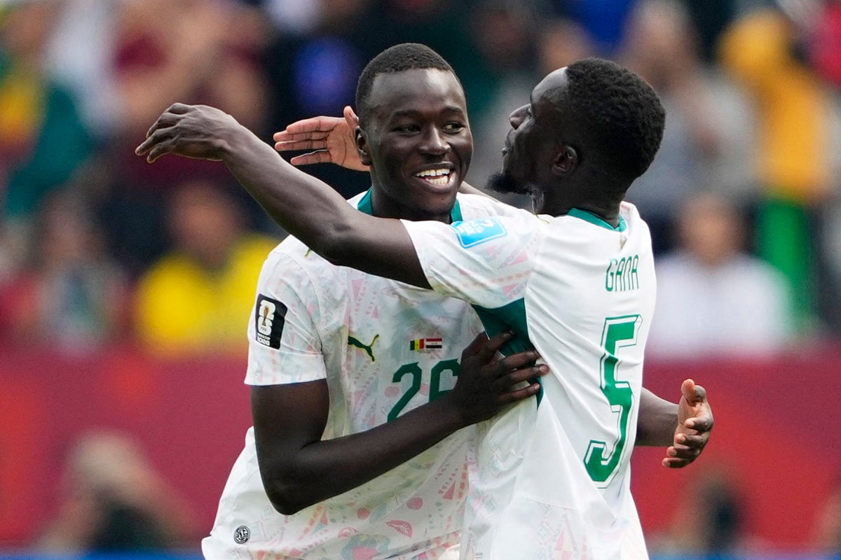 Senegal, Dünya Kupası'nda bir üst tura çıkmak için diğer gruplardaki sonuçlara bağlı.