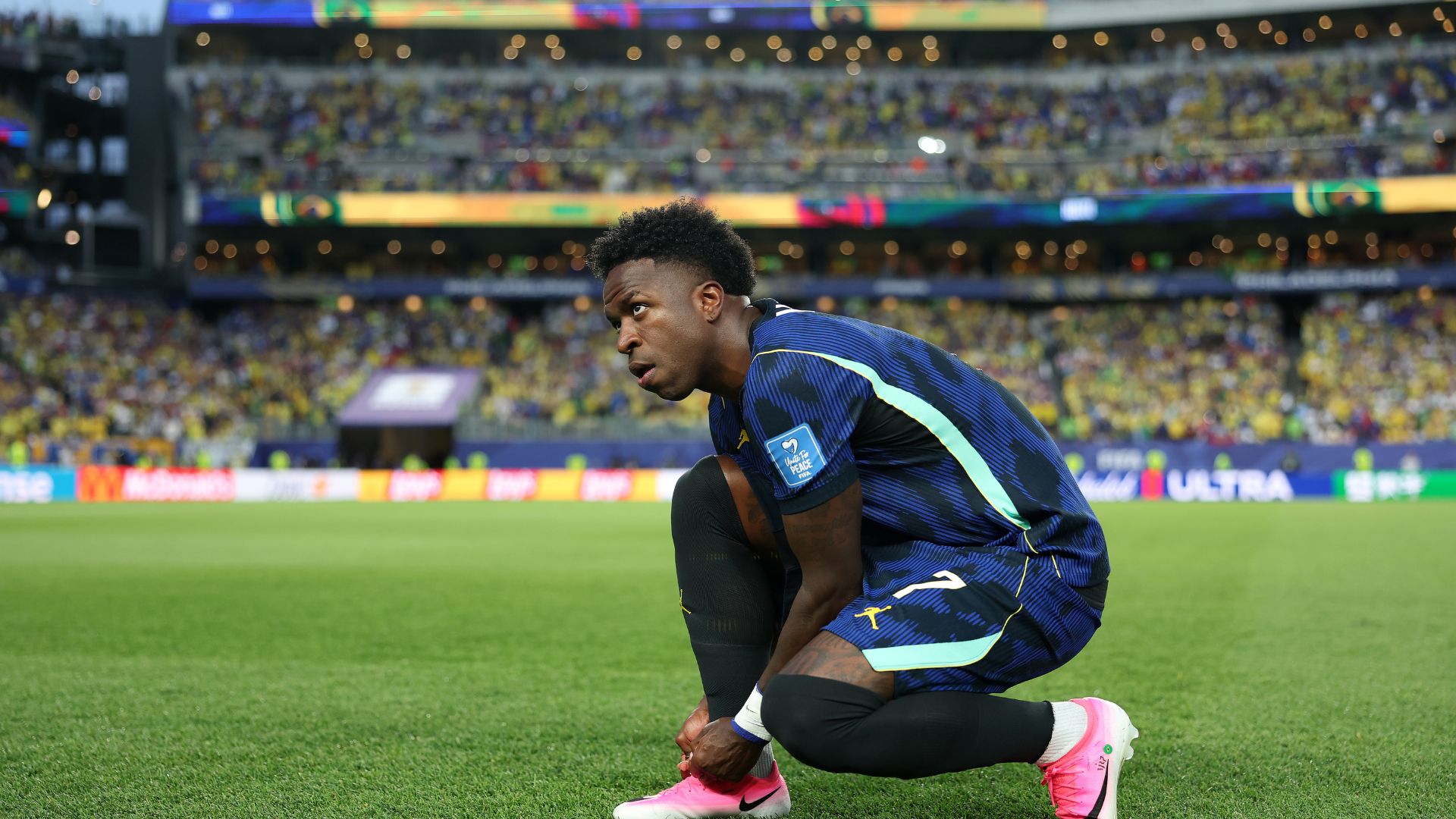Vinicius Junior, Dünya Kupası'nda Brezilya efsaneleriyle eşleşti.