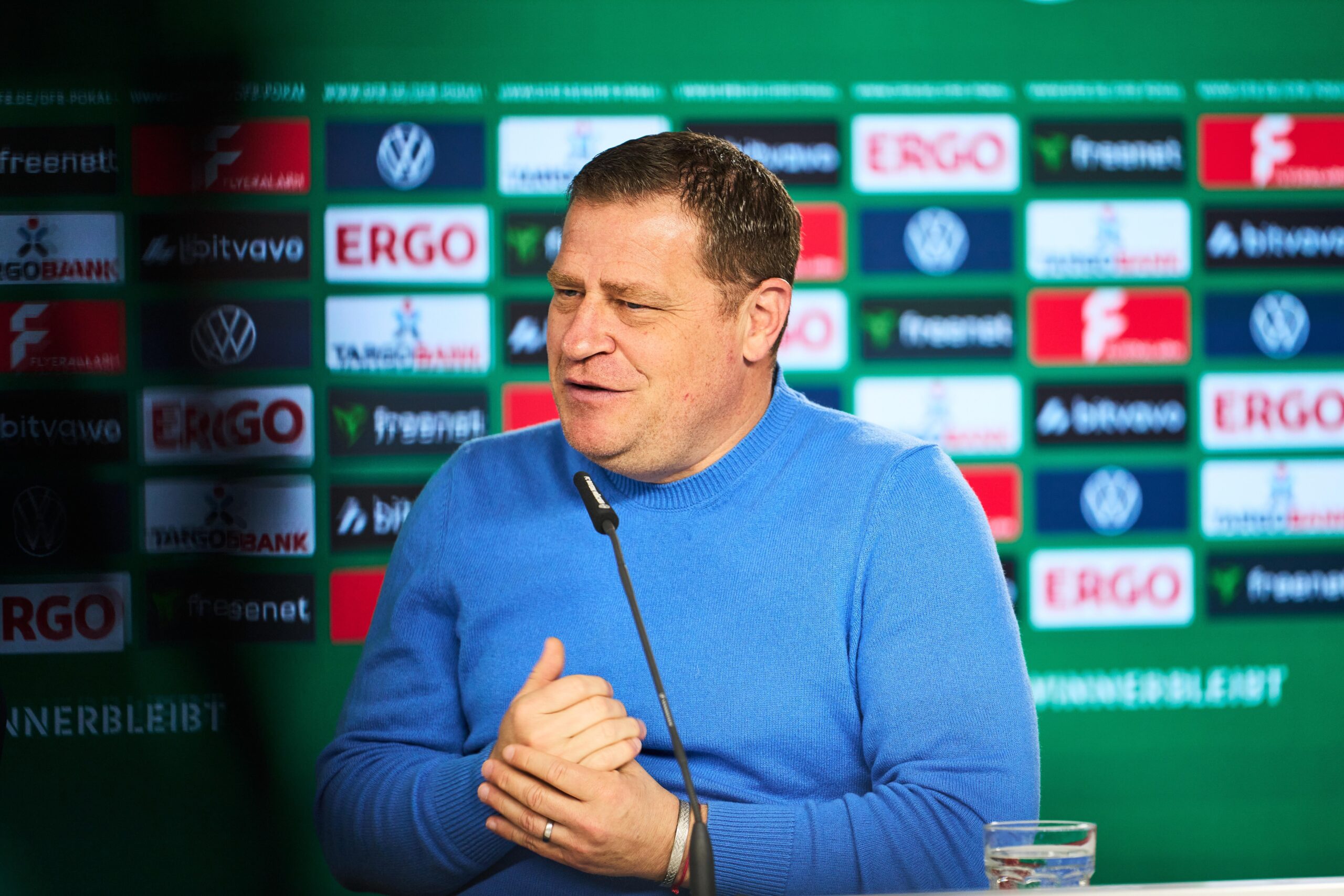 Bayern Münih'ten Max Eberl, futbolun artan maliyetleri konusunda endişeli.