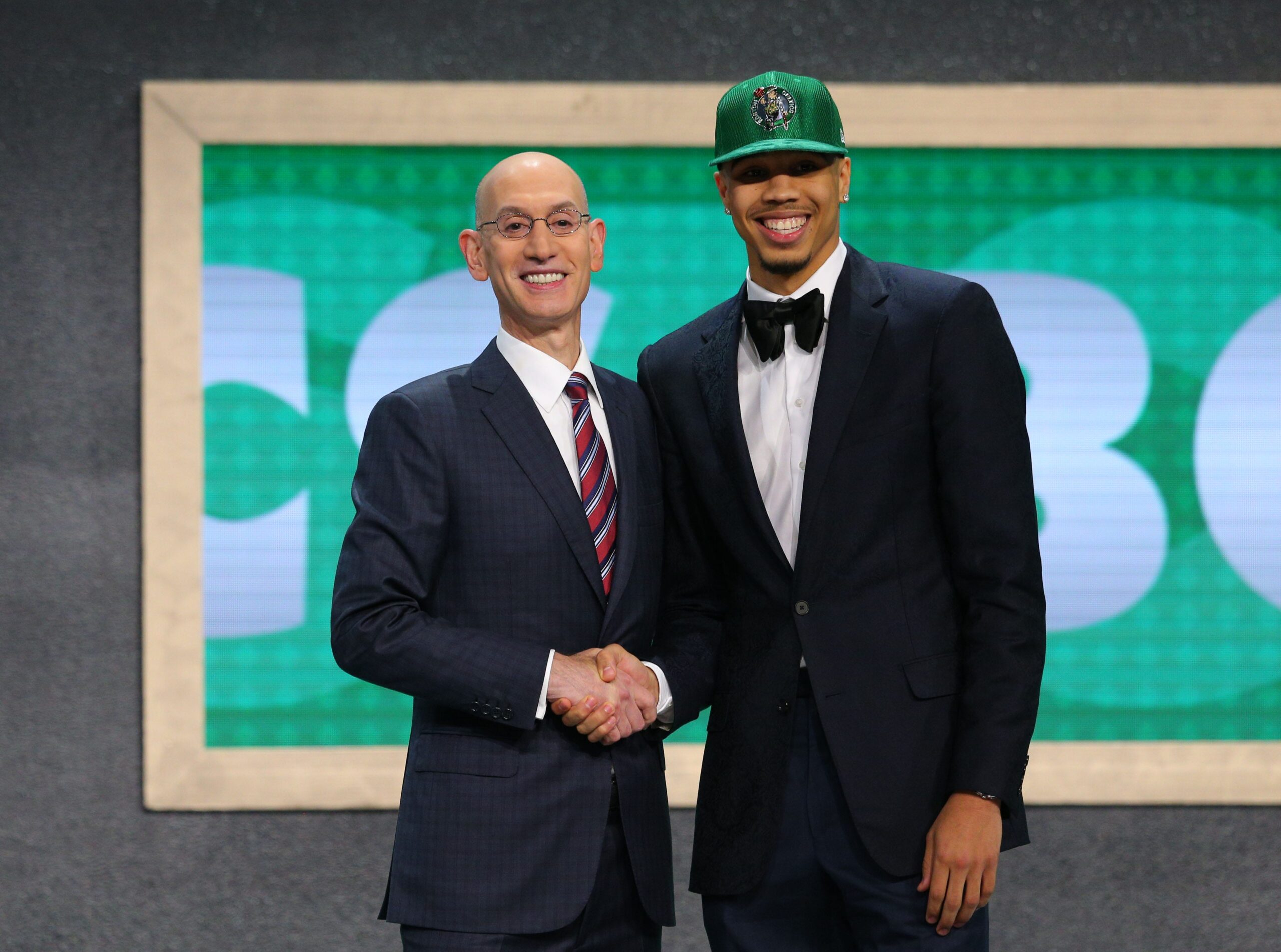 Boston Celtics, Jayson Tatum ile 4 yıllık sözleşme imzaladı.