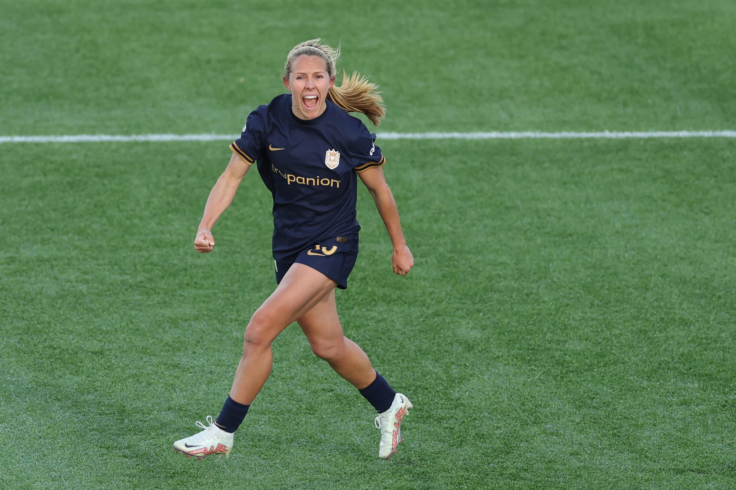 Seattle Reign, Brittany Ratcliffe'in 2027 sözleşme opsiyonunu kullandı.