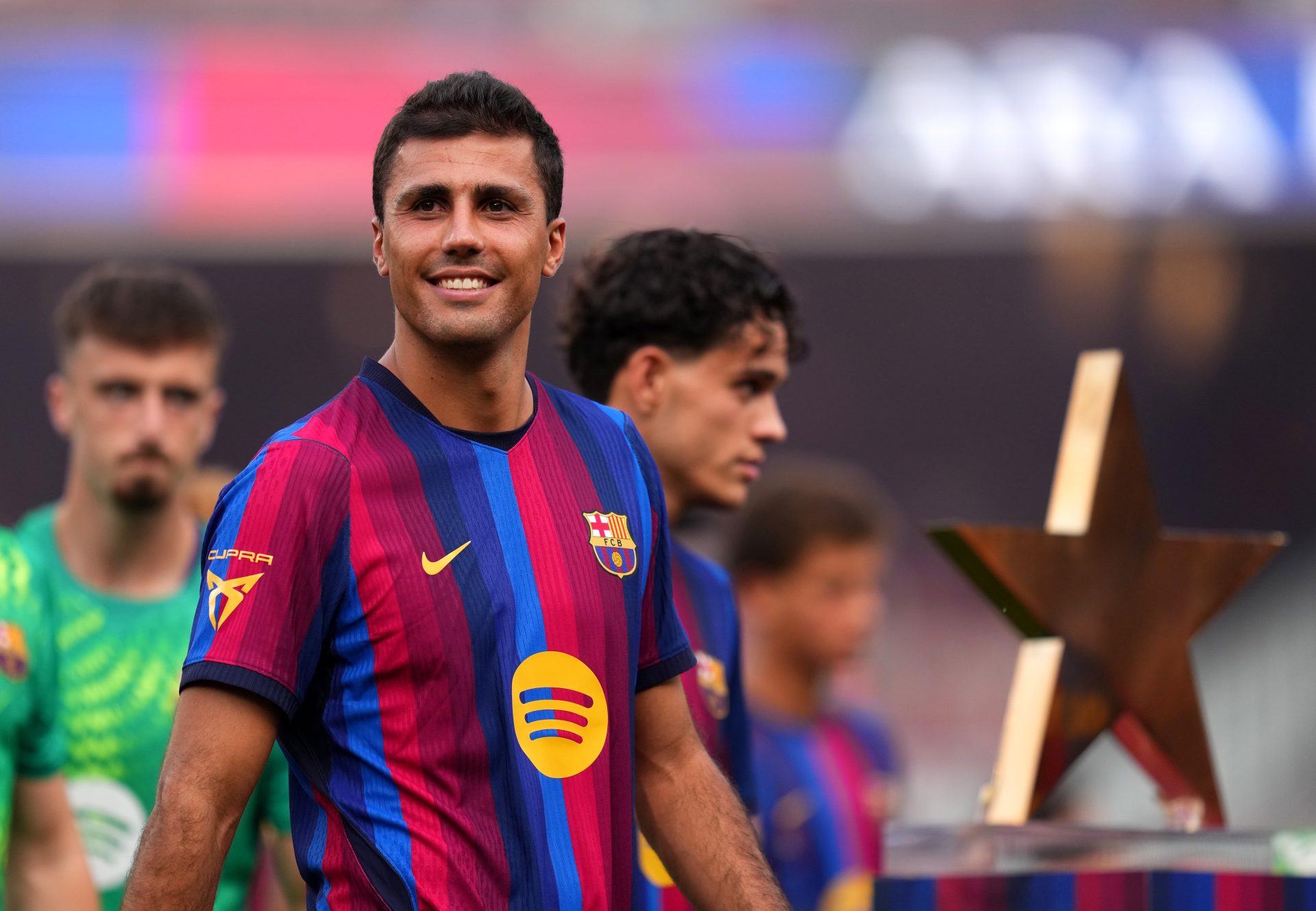 Barcelona, Athletic Club karşısında Rodri'yi kadroya aldı, Balde geri döndü.