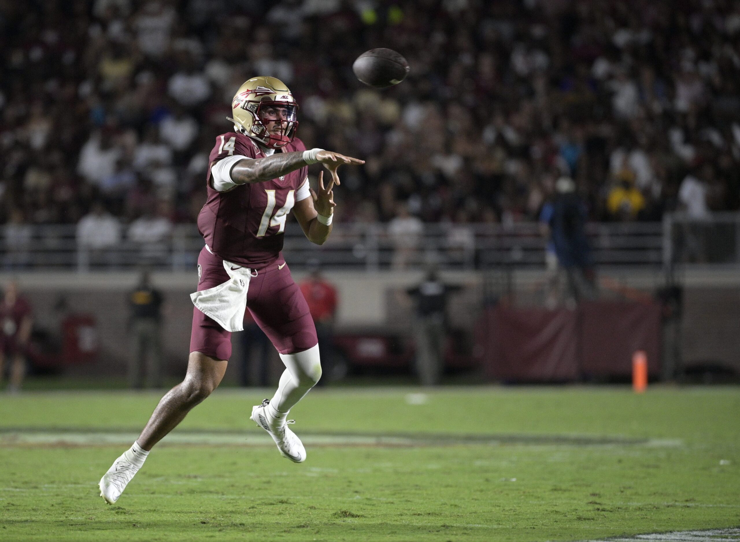 FSU Seminoles, New Mexico State'i 34-17 mağlup etti.
