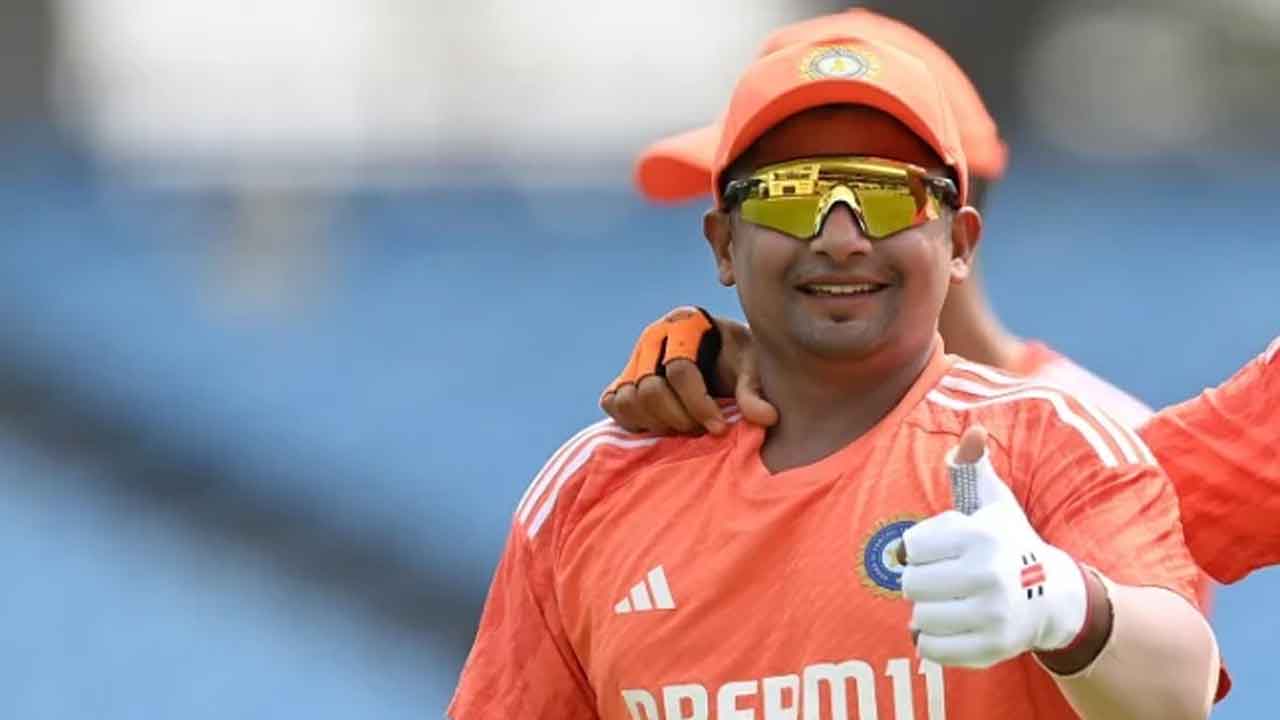 Sarfaraz Khan, Sri Lanka Test serisi için Hindistan kadrosuna alındı.
