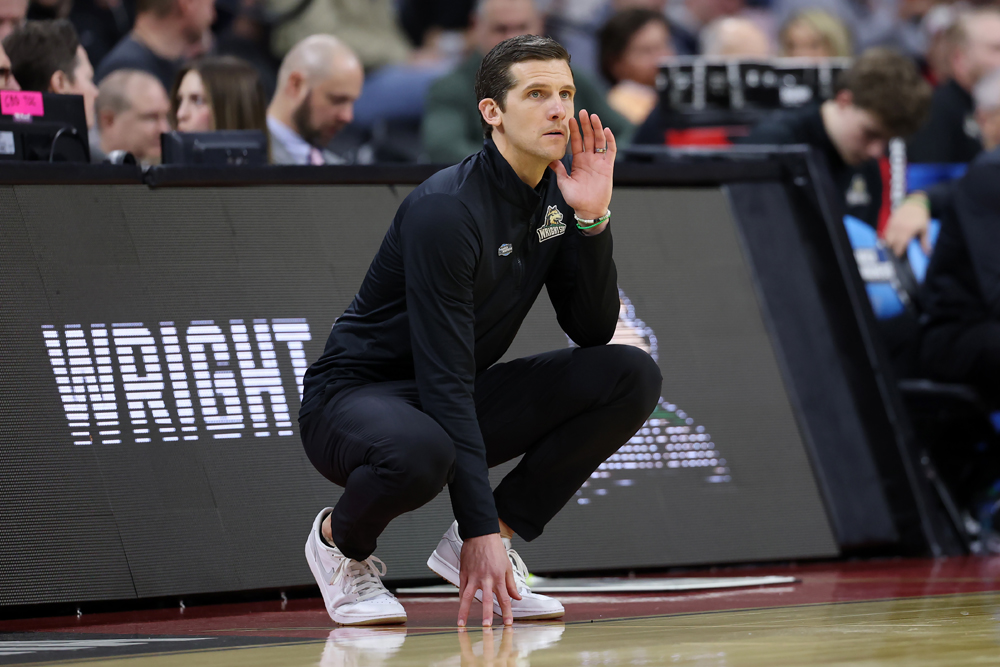 Wright State, erkek basketbol antrenörü Clint Sargent'in sözleşmesini uzattı.