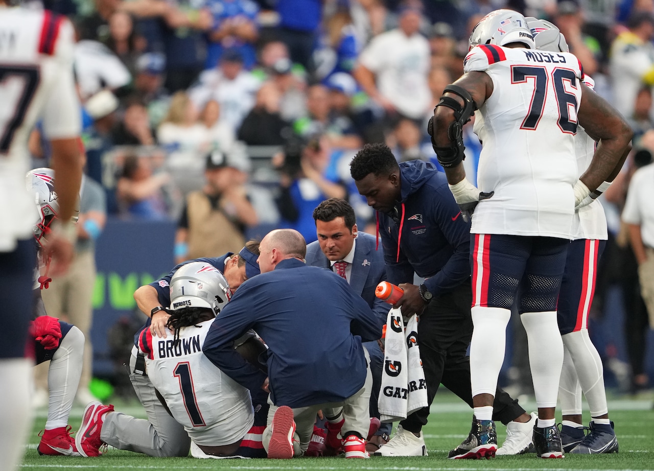A.J. Brown, Patriots'ın sezon açılışında ayak bileği sakatlığı nedeniyle dönüşü belirsiz.