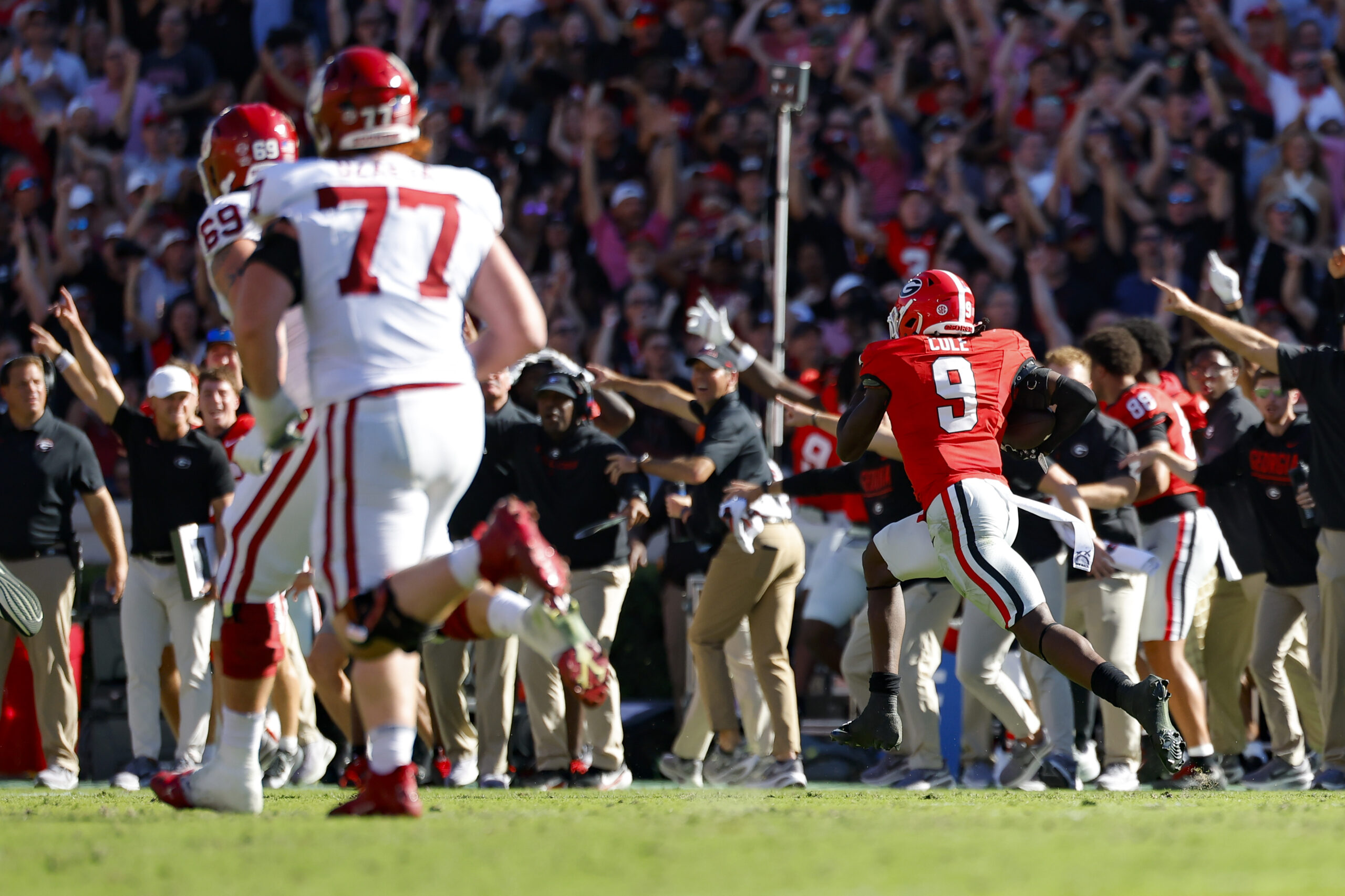 AP Top 25'te Texas ve Georgia ilk iki sırada yer aldı.