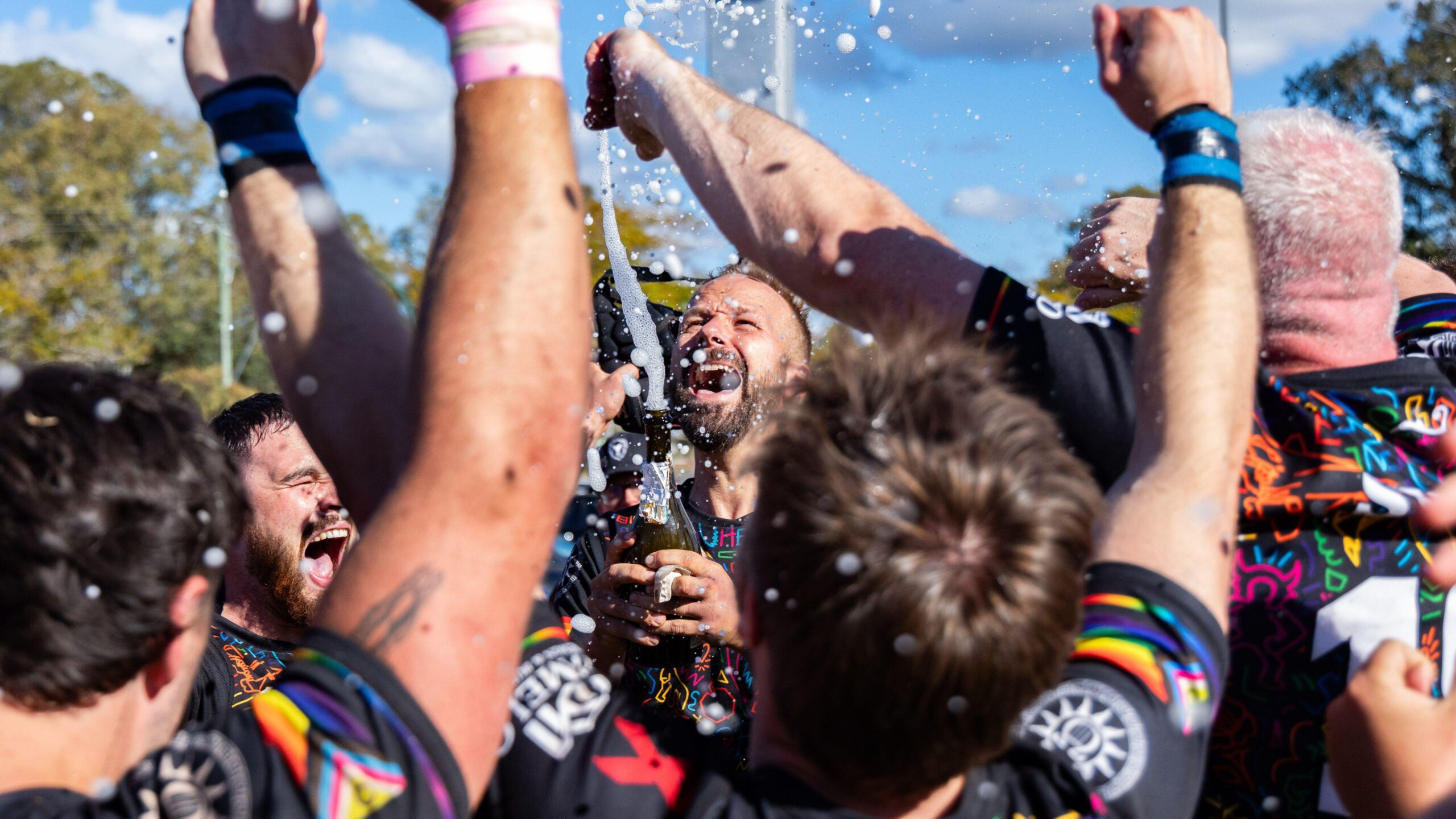 Bristol Bisons RFC, Bingham Cup'ta Hoagland Kupası'nı kazanarak tarih yazdı.
