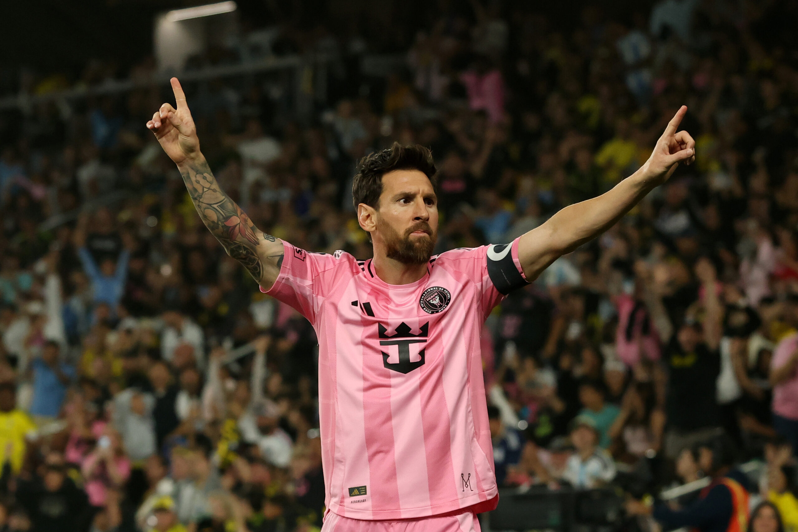 Messi, serbest vuruş golüyle tarihe geçmeye iki gol kaldı.