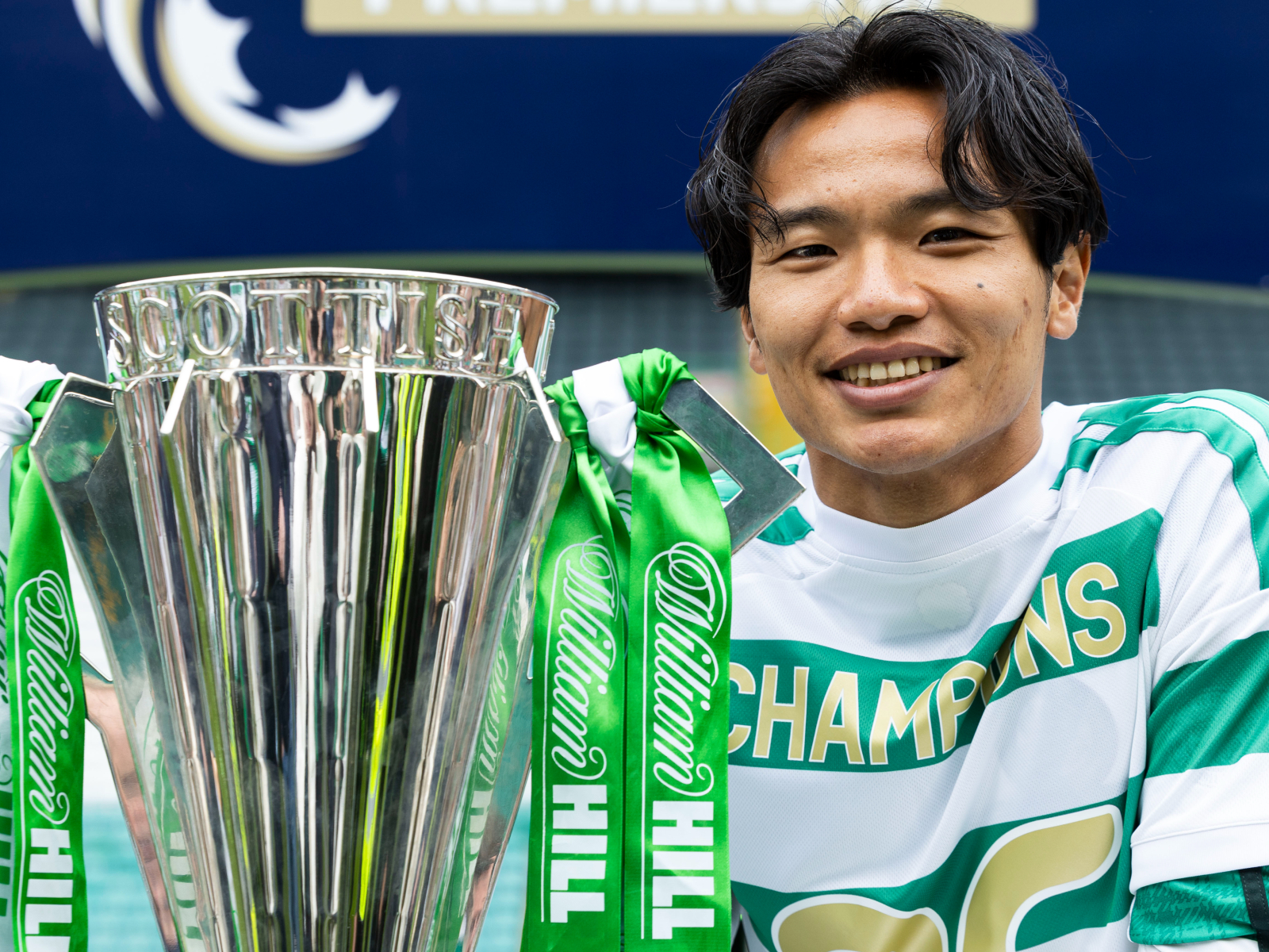 Reo Hatate, Celtic'ten Burnley'ye transfer oldu.