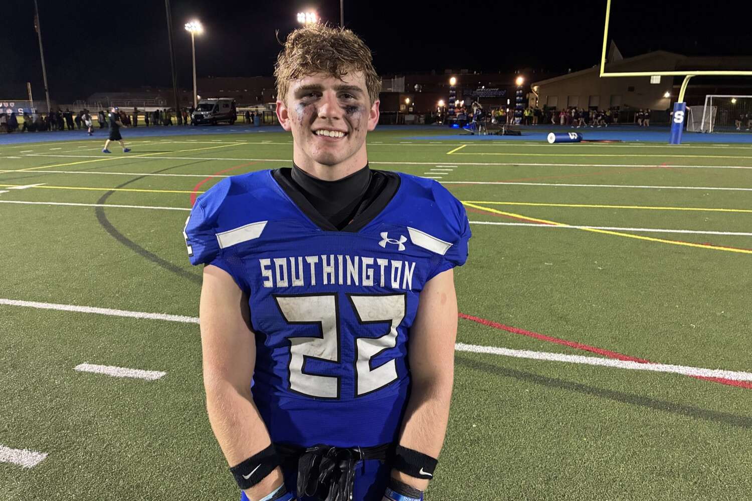 Southington, Nick Andrews'ın dönüşüyle Bristol Central'ı 52-6 mağlup etti.