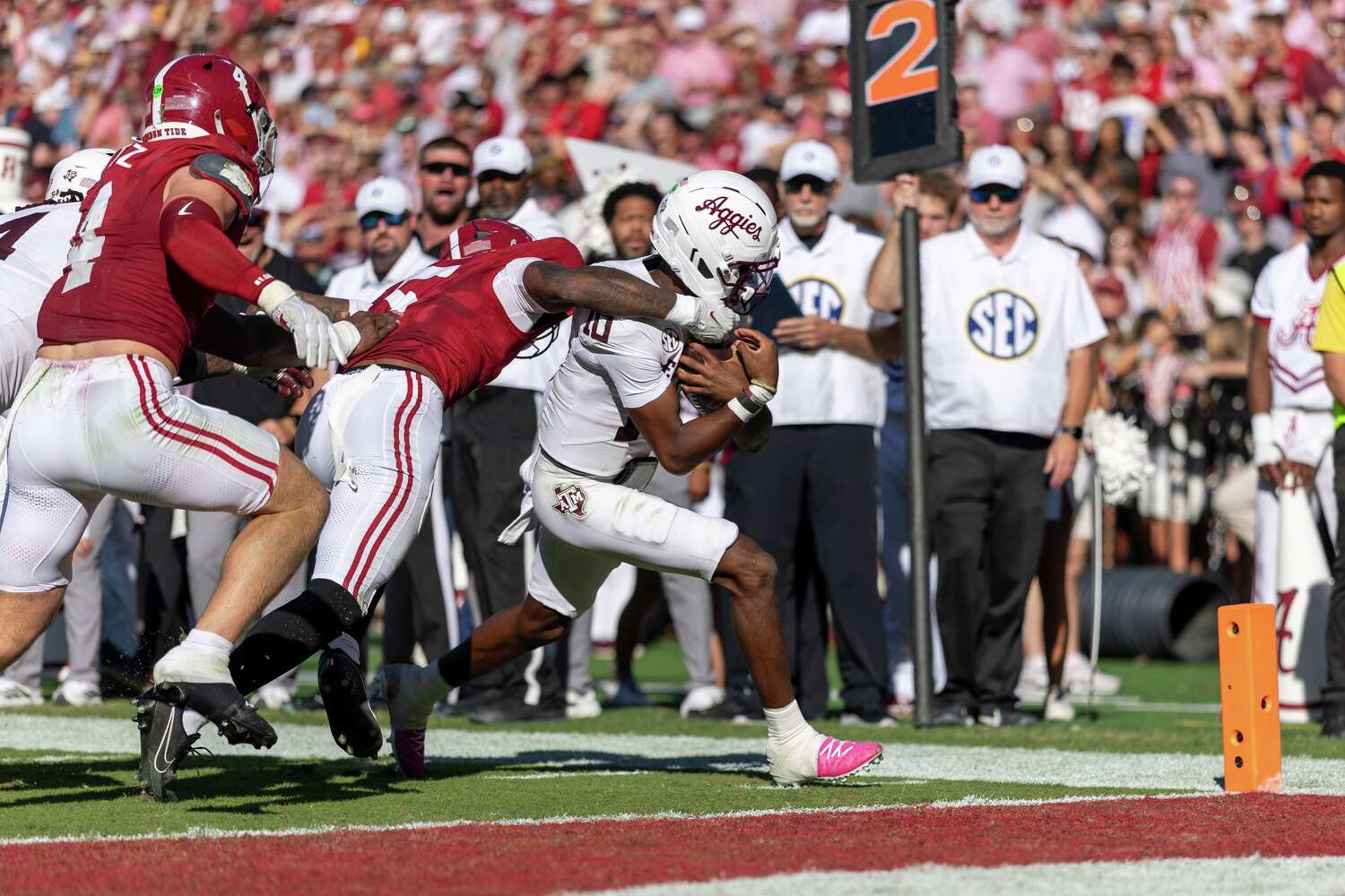 Alabama, Texas A&M'yi son çeyrekte geçerek 31-20 galip geldi.