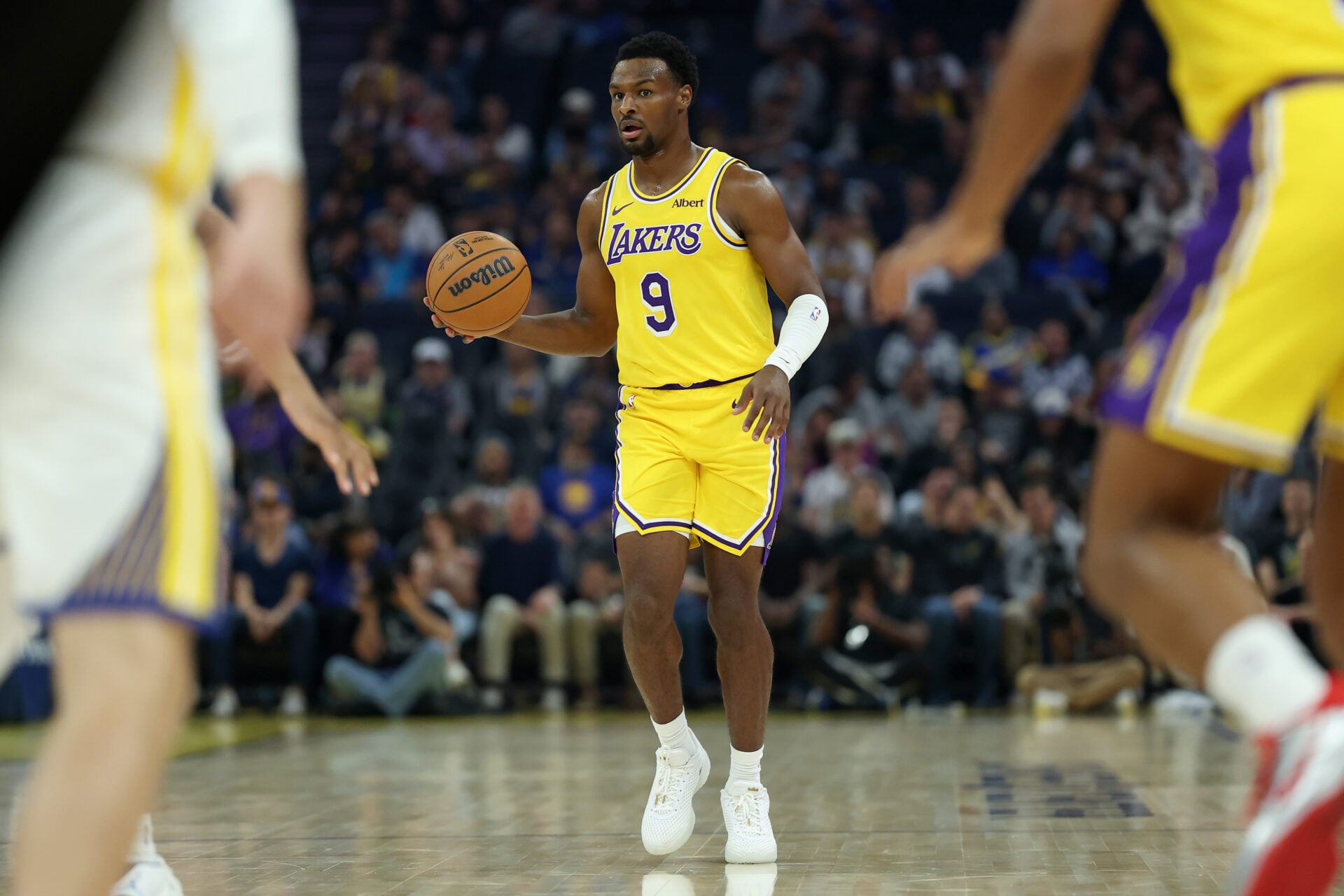 Bronny James, Steph Curry'ye karşı yeni NBA kuralına tepki gösterdi.