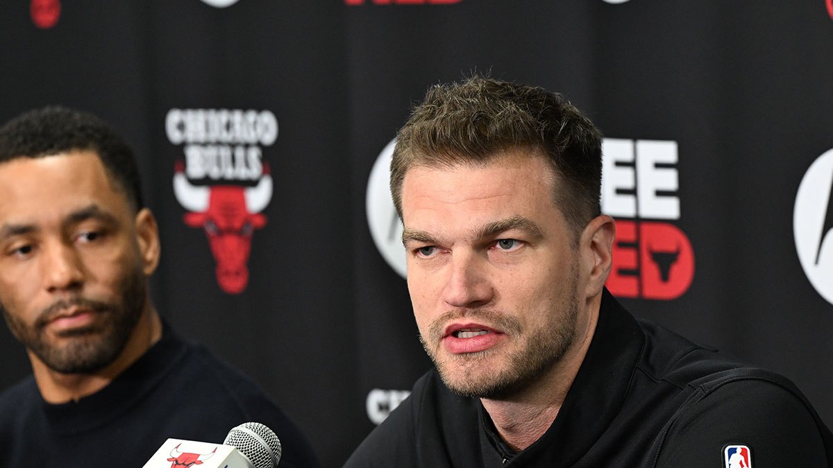 Bulls, Jordan Hawkins ile iki yönlü sözleşme imzaladı.