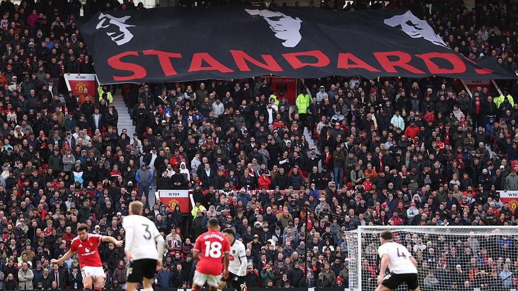 Carrick'ın geleceği belirsiz, Manchester United'da sorunlar büyüyor.