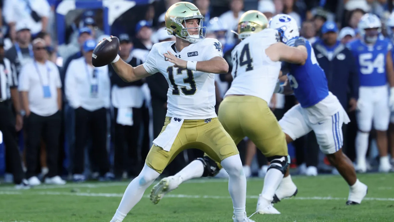 CJ Carr'ın fumble'ı Notre Dame'a pahalıya mal oldu.