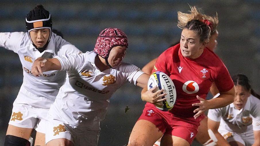 Galler, Japonya'yı zorlu koşullarda 17-0 mağlup etti.