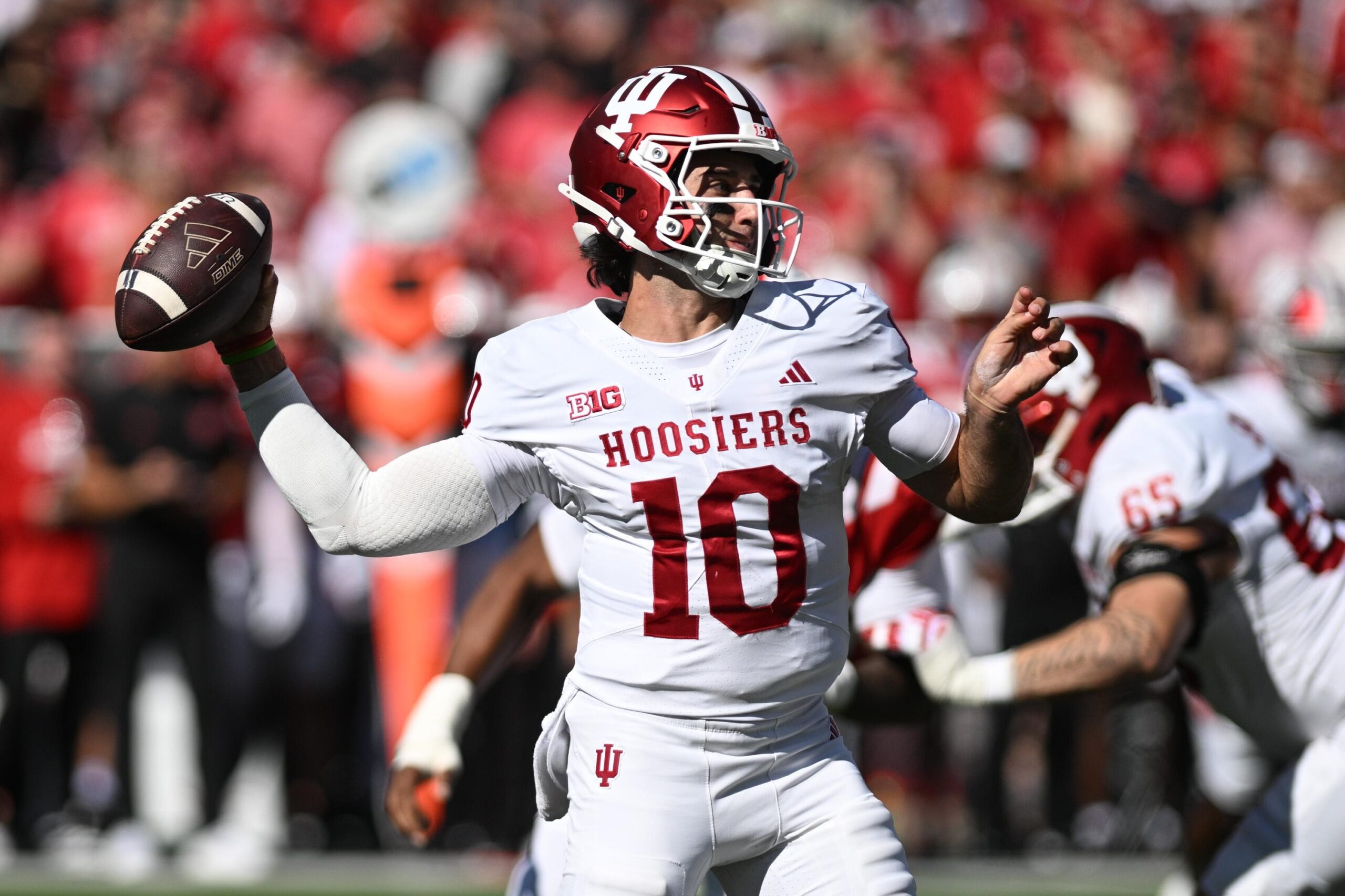 Indiana, Nebraska'yı 20-17 mağlup ederek 22. galibiyetini aldı.