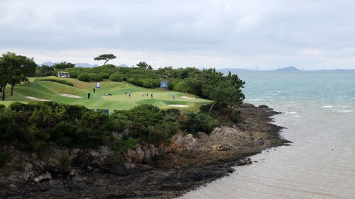 Julia Lopez Ramirez, BMW Ladies Championship'ta 67 vuruşla üçüncülüğü paylaşıyor.