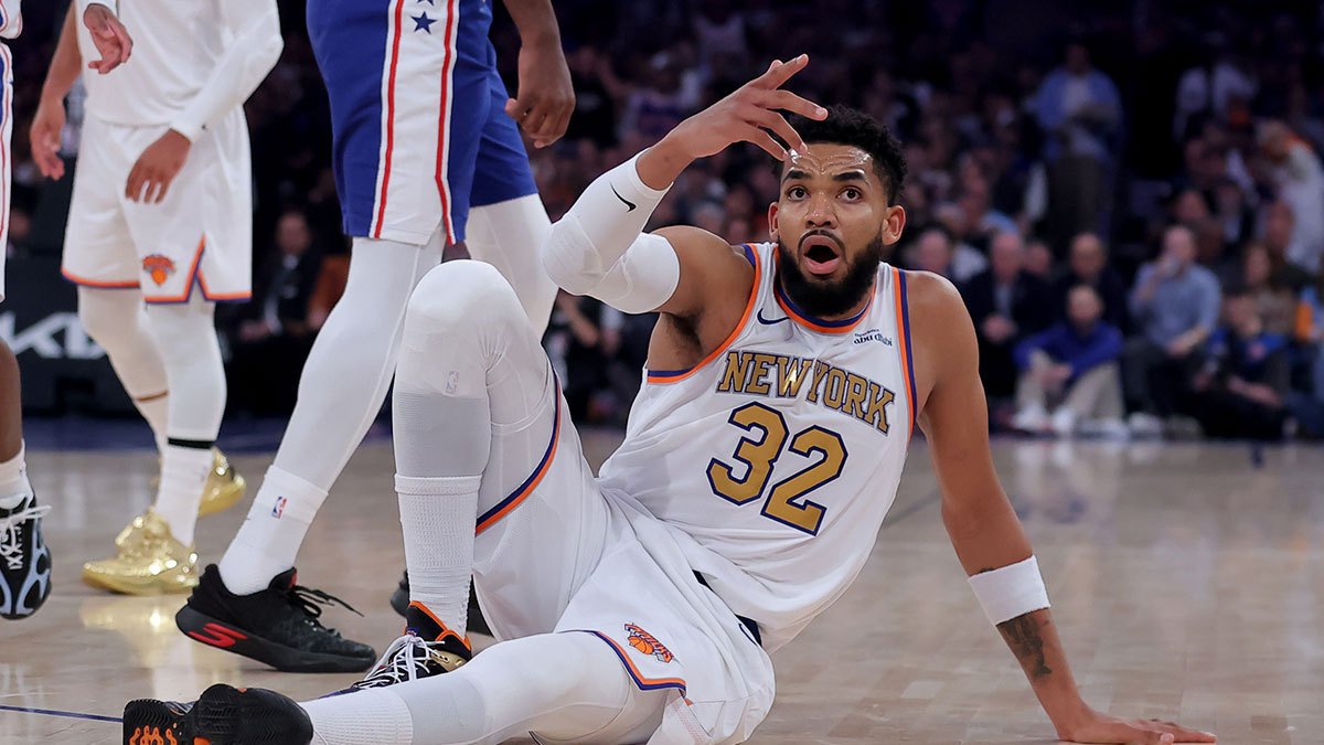 Karl-Anthony Towns, Knicks'in şampiyonluk yüzüklerini almasının ardından taraftarlarla son bir kutlama yaptı.