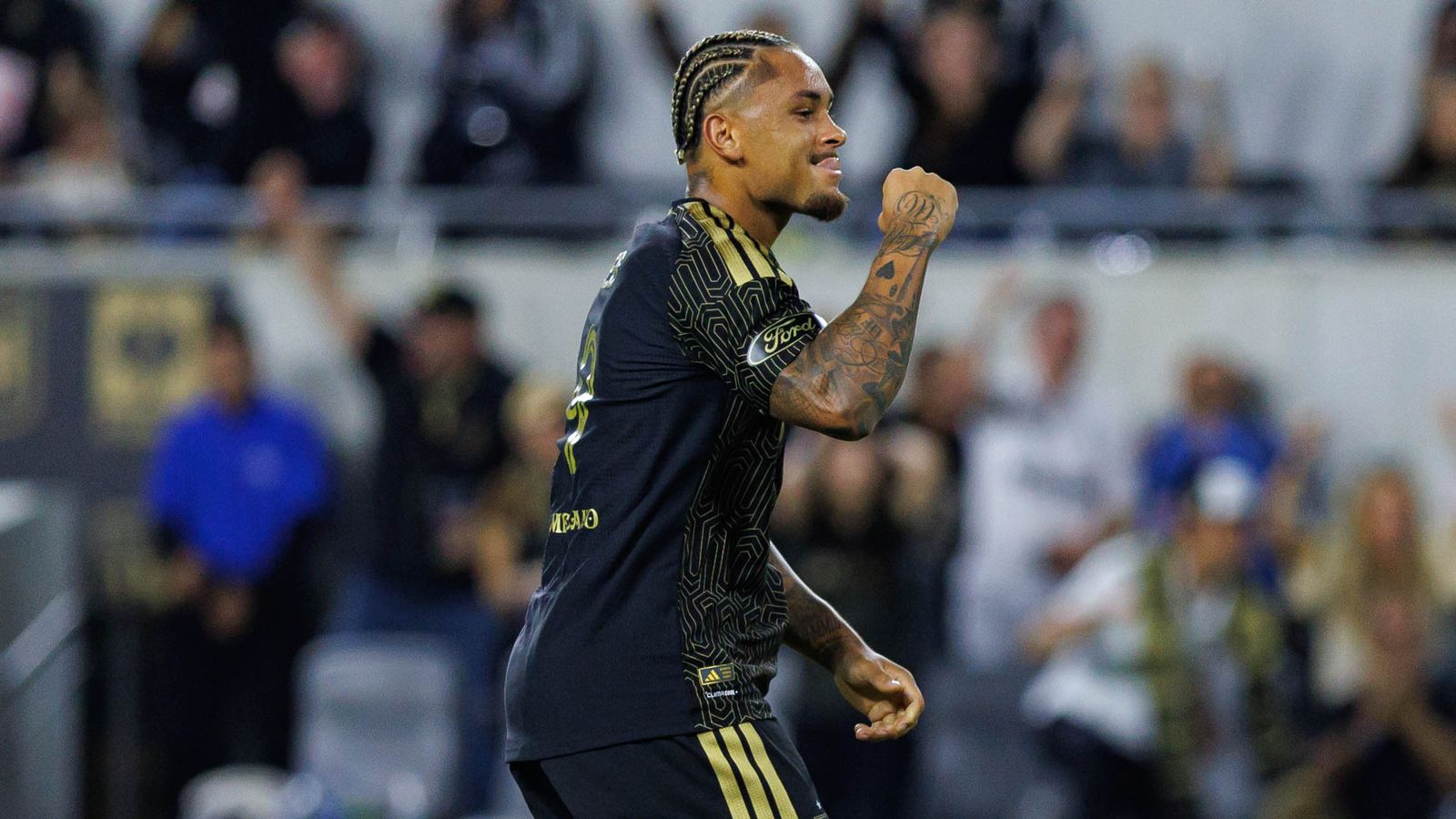 LAFC, playoff biletini aldı; sezonun iniş çıkışları devam ediyor.