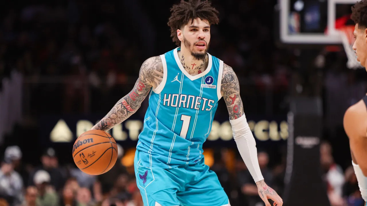 LaMelo Ball, Timberwolves'a transfer olduktan sonra 2.6 milyon dolarlık Charlotte konutunu satışa çıkardı.