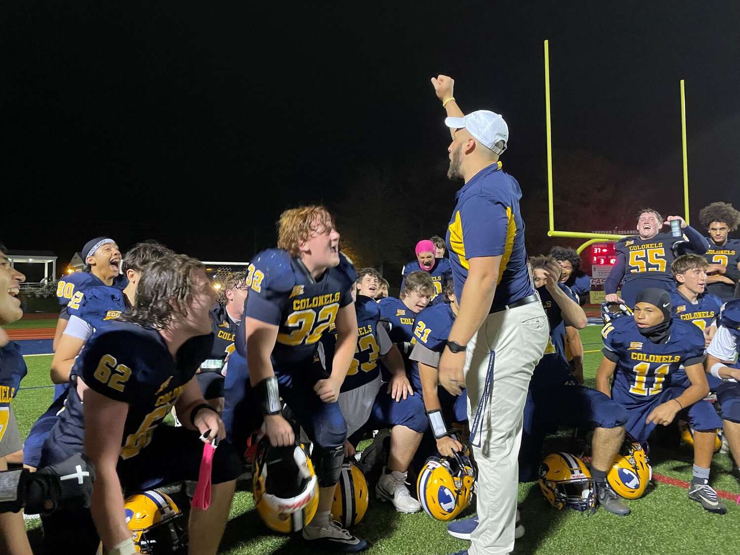 Ledyard, Branford'ı 37-14 mağlup etti.