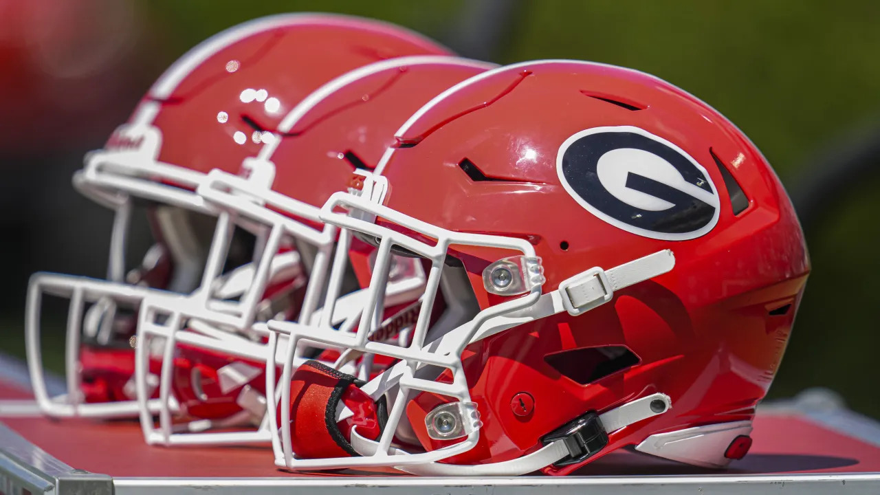 Luke Bryan'ın oğlu Bo Bryan, Georgia Bulldogs'a katılacak.
