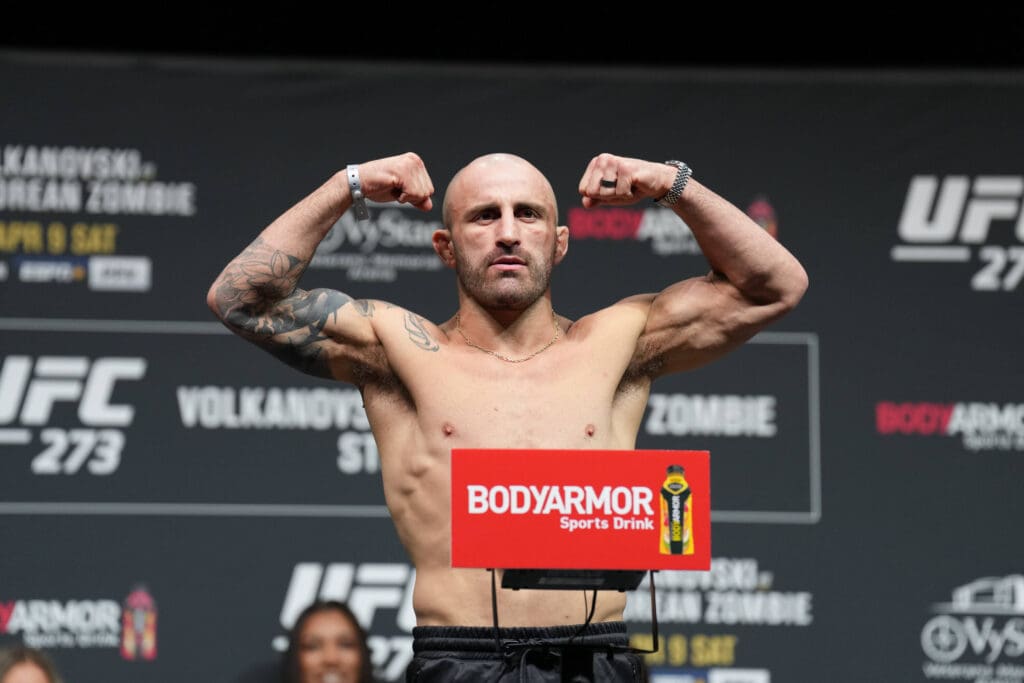 Max Holloway, Alexander Volkanovski'nin UFC 333'te Movsar Evloev'i yenmesini bekliyor.