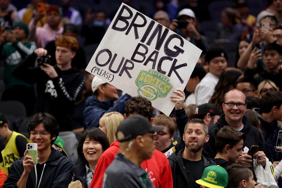 NBA, Seattle'daki yatırımcılara genişleme ücretlerini artırmaları için baskı yapıyor.