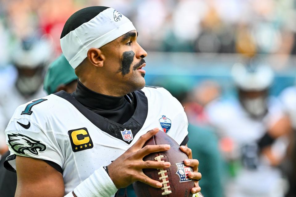 NFL Haftası 7 Öncesi Yaralı Oyuncular: Jalen Hurts, Mike Evans ve Davante Adams Durumları Açıklandı