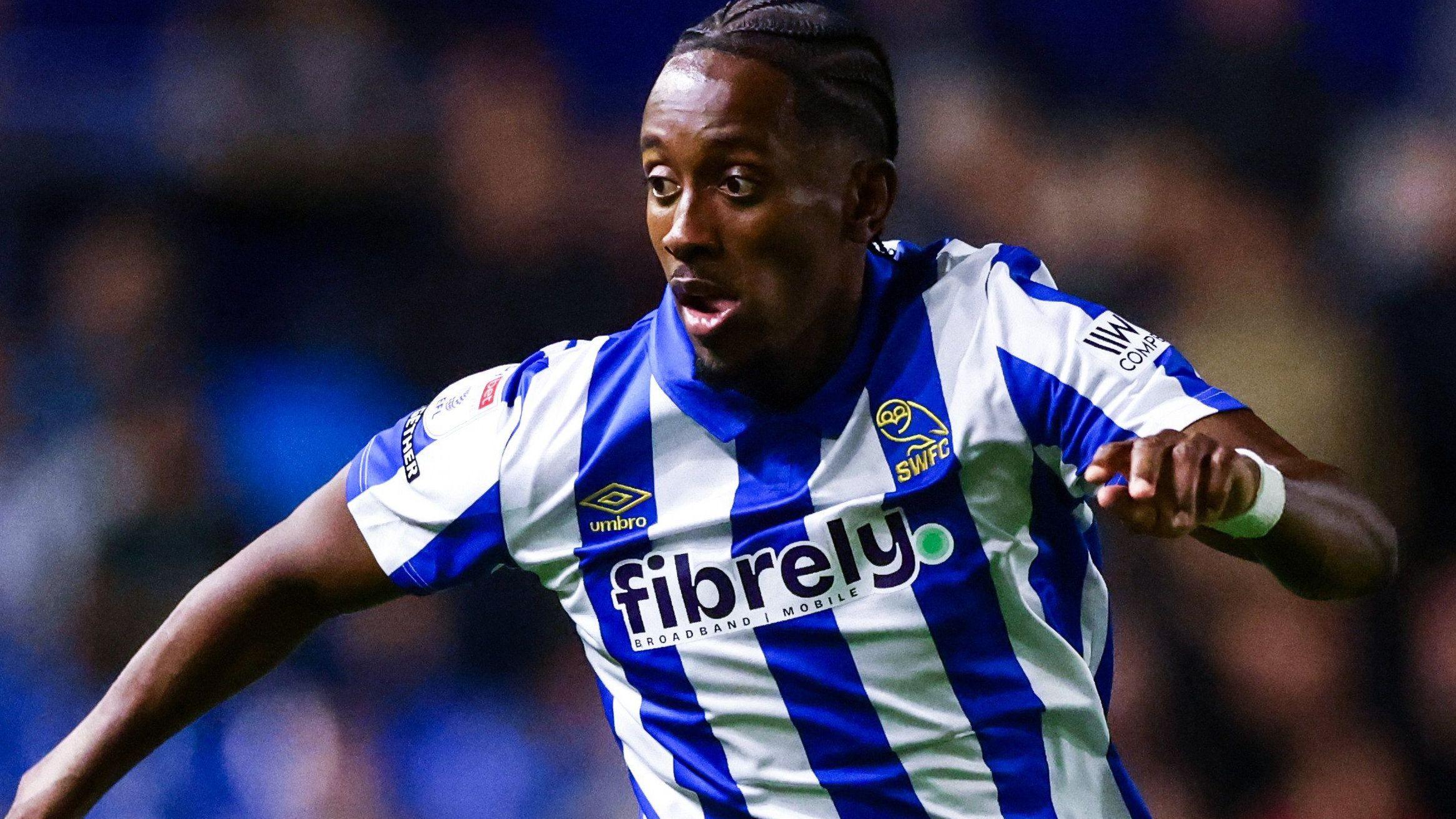 Sheffield Wednesday oyuncusu Jamal Lowe, sosyal medyada ırkçı saldırıya uğradı.