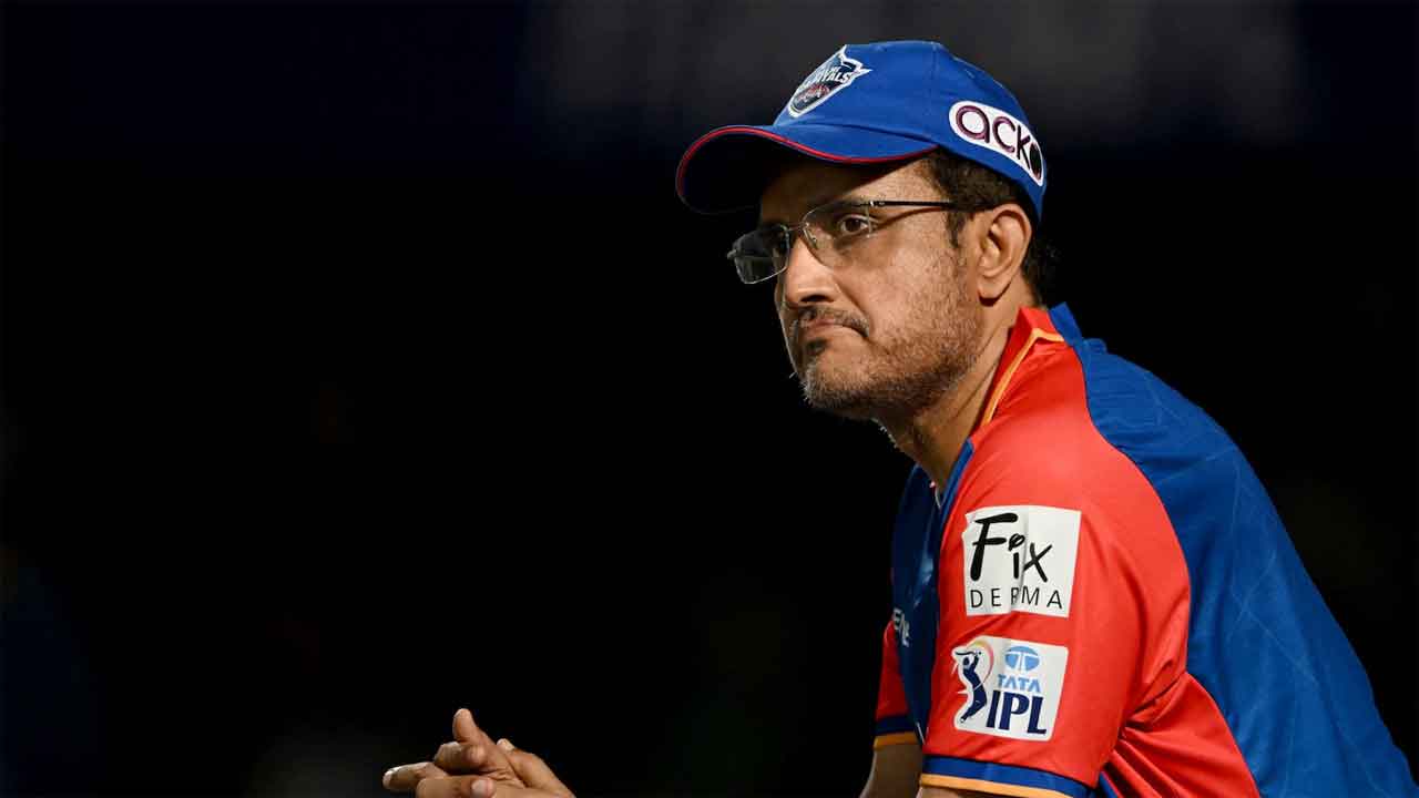 Sourav Ganguly, IPL 2027 için Delhi Capitals'ın baş antrenörü oldu.
