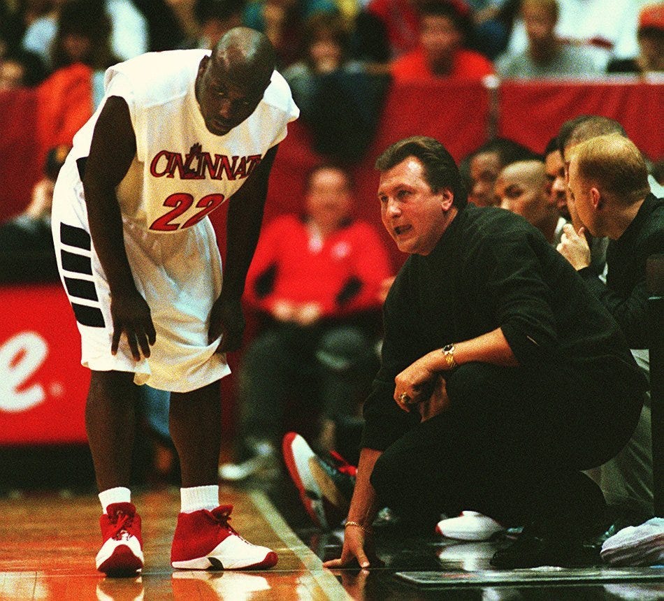 Steve Logan, Bob Huggins'ın mirasını en iyi şekilde yansıtıyor.