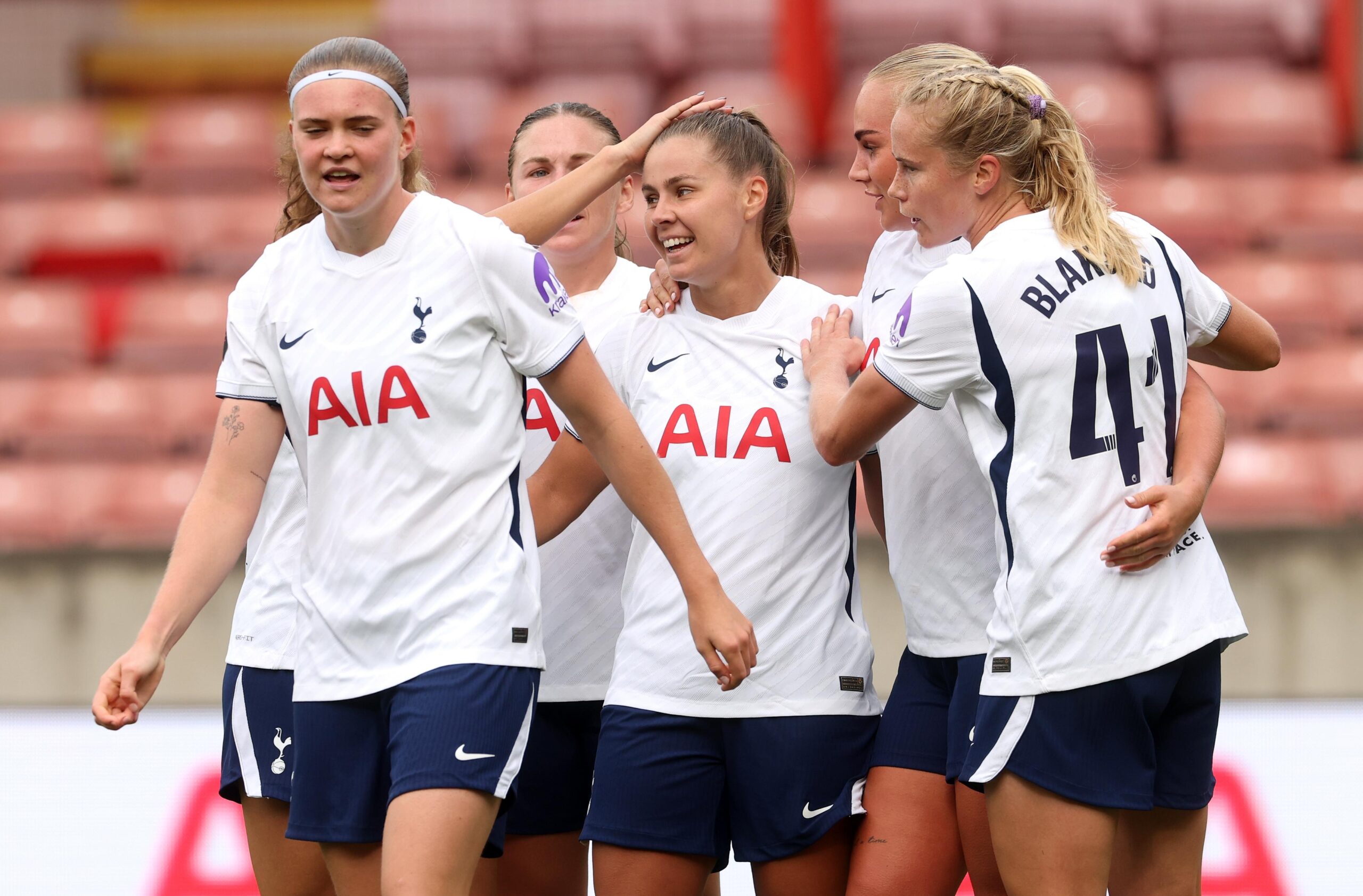 Tottenham Kadın Takımı, Arsenal ile Kuzey Londra Derbisi'nde karşı karşıya geliyor.