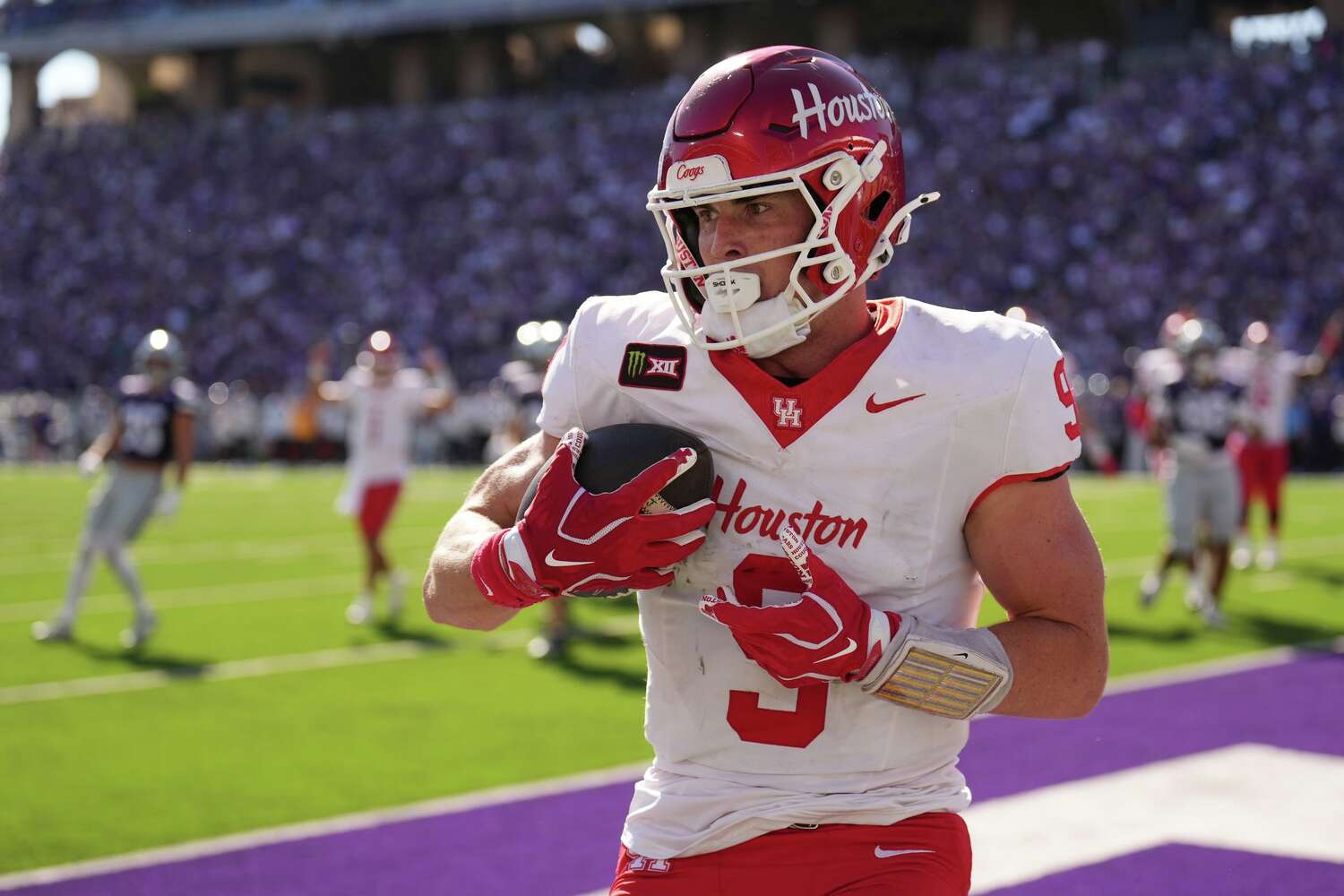 UH'li tight end Patrick Overmyer, Utah maçında sakatlandı.