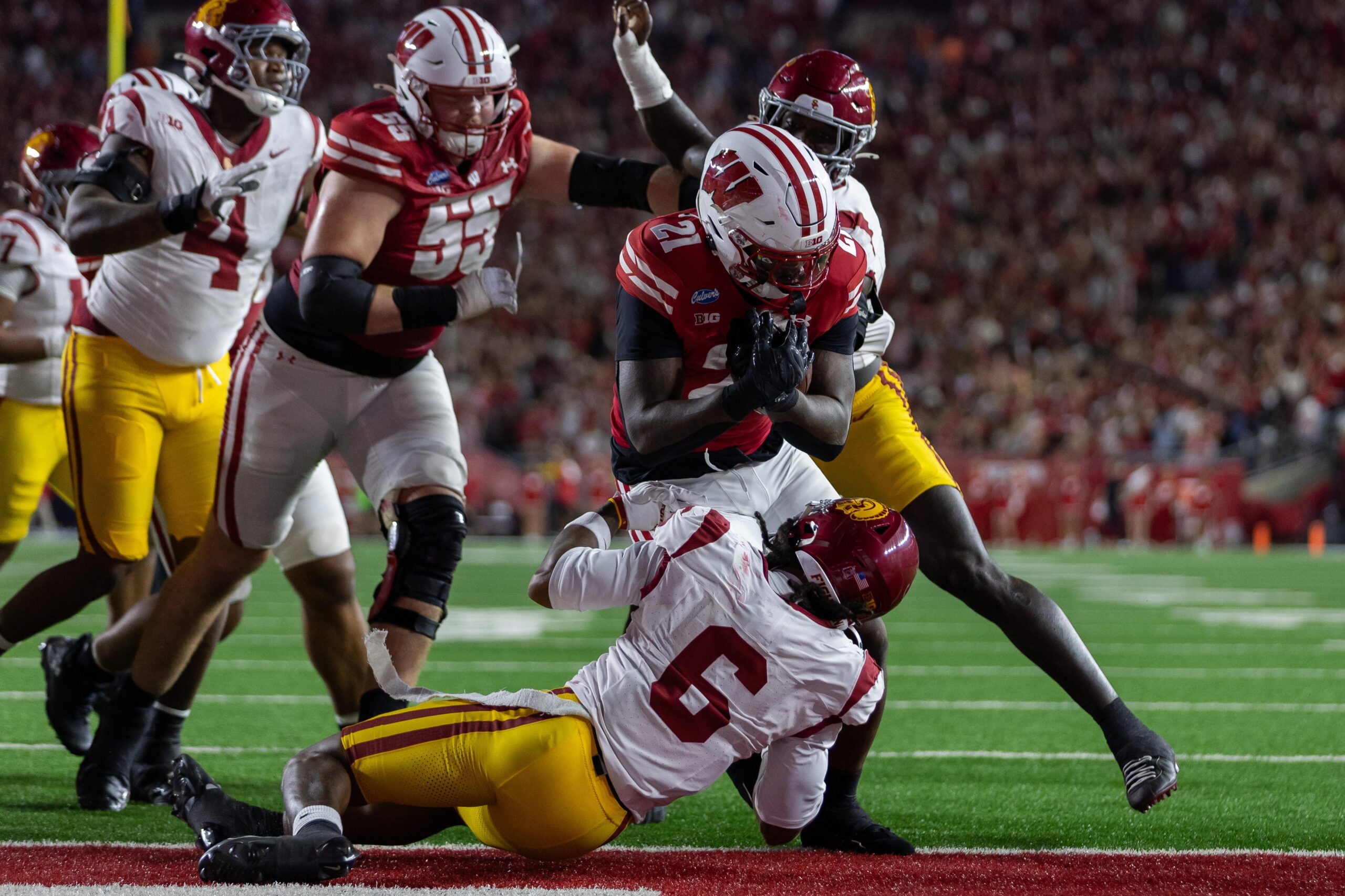 Wisconsin Badgers, USC'yi 24-7 yenerek sezonu 5-2'ye taşıdı.